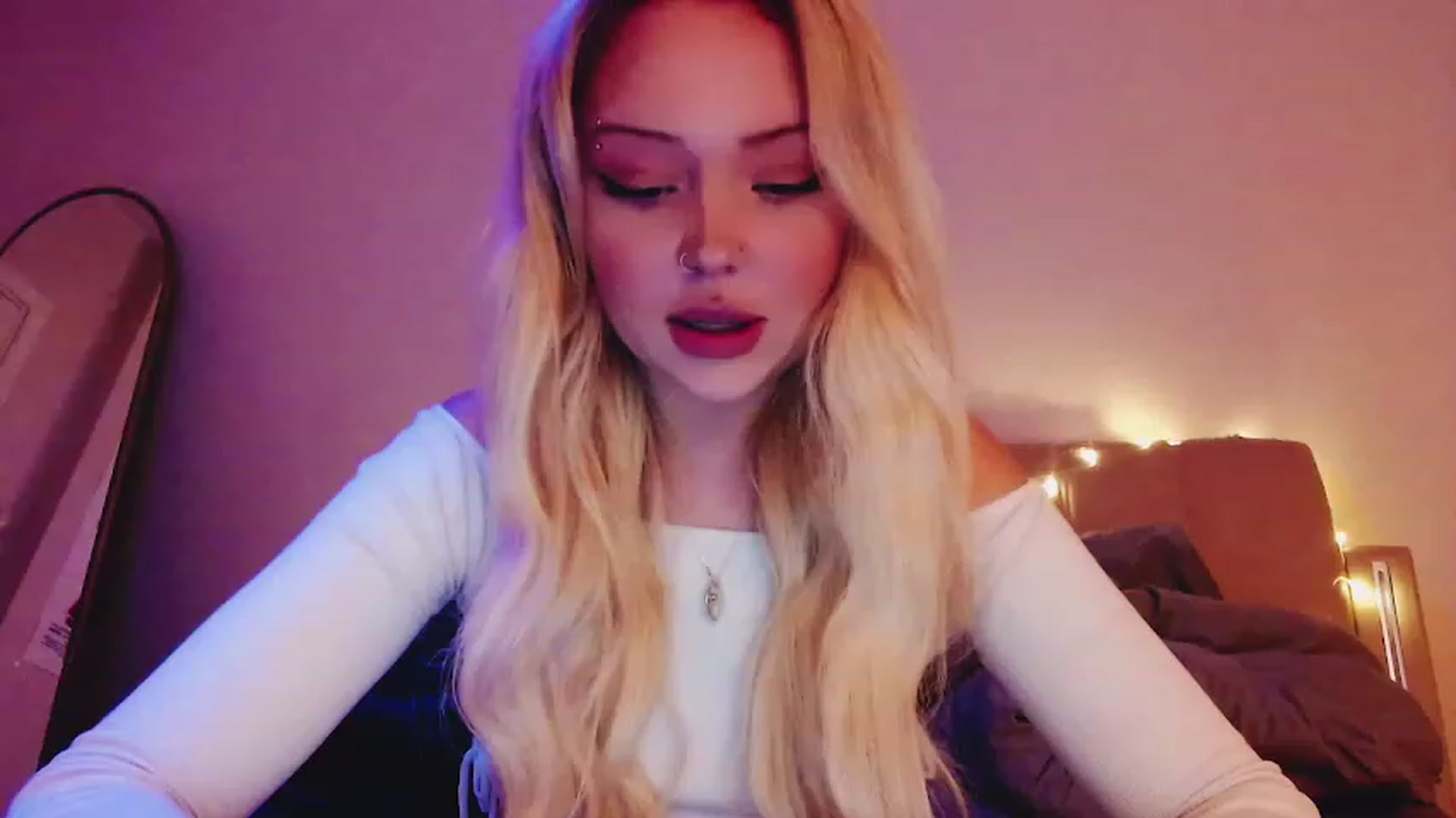 Gallery image thumbnail from Sk8Gurl420's myfreecams stream on, 03/20/2023, 21:00 image 3 of 20