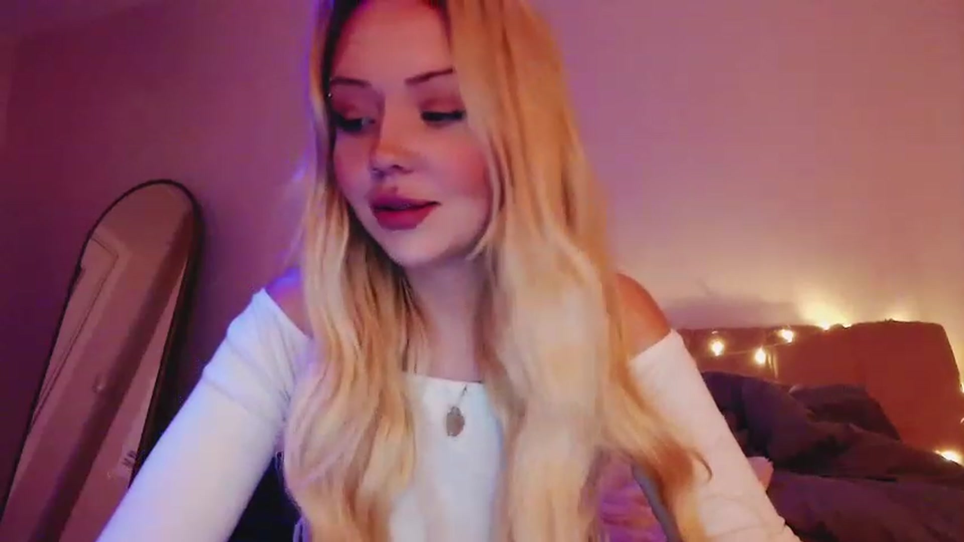 Gallery image thumbnail from Sk8Gurl420's myfreecams stream on, 03/20/2023, 21:00 image 20 of 20