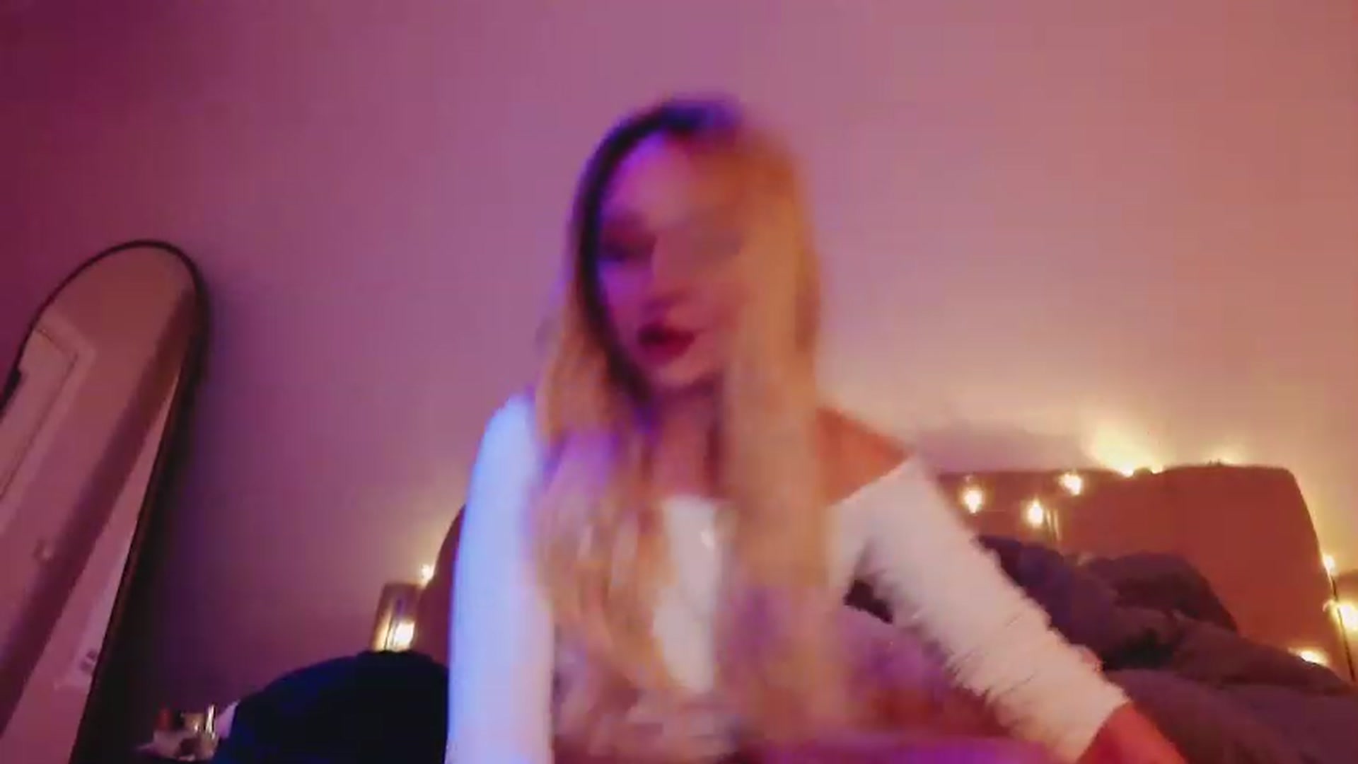 Gallery image thumbnail from Sk8Gurl420's myfreecams stream on, 03/20/2023, 21:00 image 14 of 20