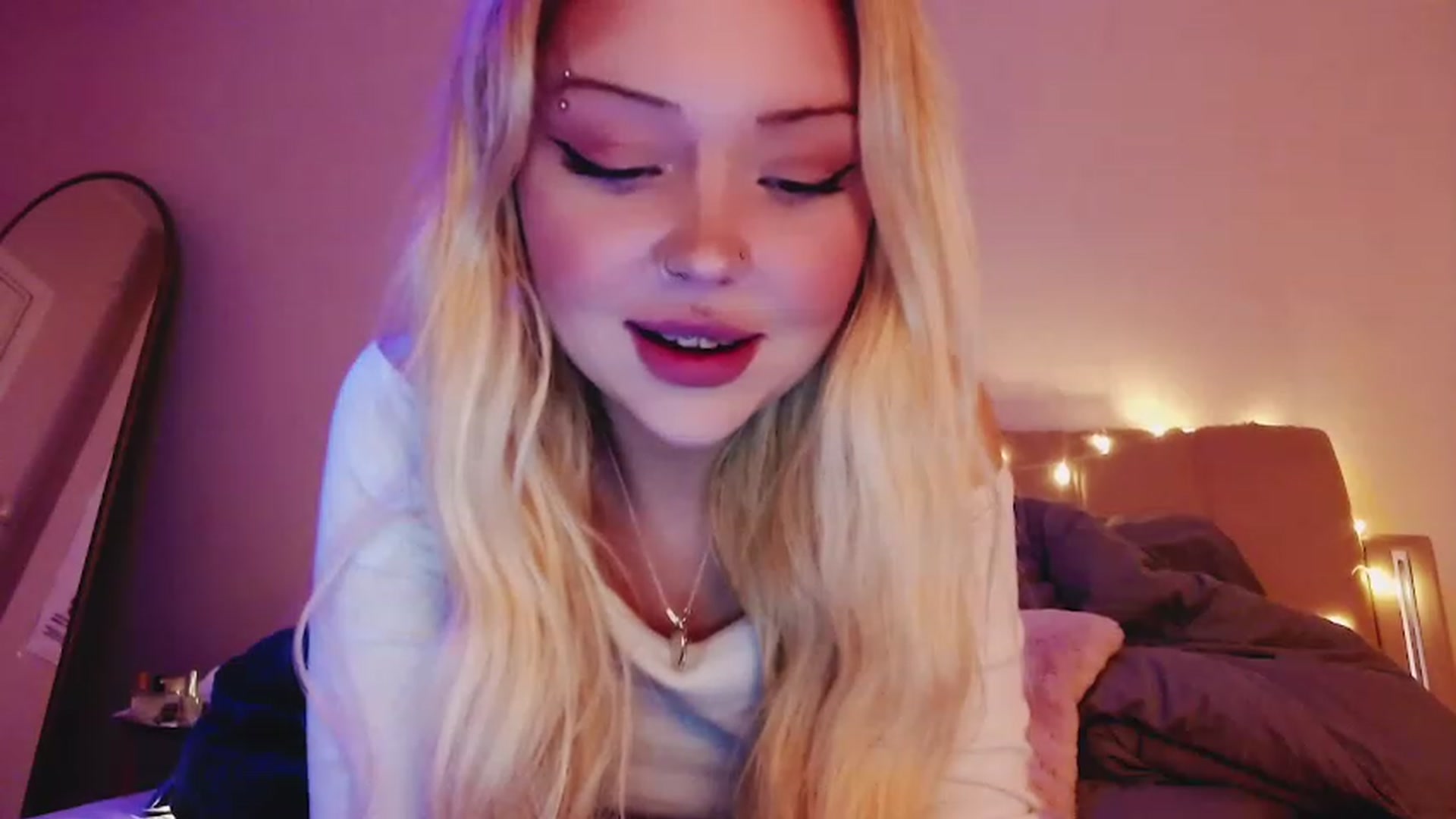 Gallery image thumbnail from Sk8Gurl420's myfreecams stream on, 03/20/2023, 21:00 image 17 of 20