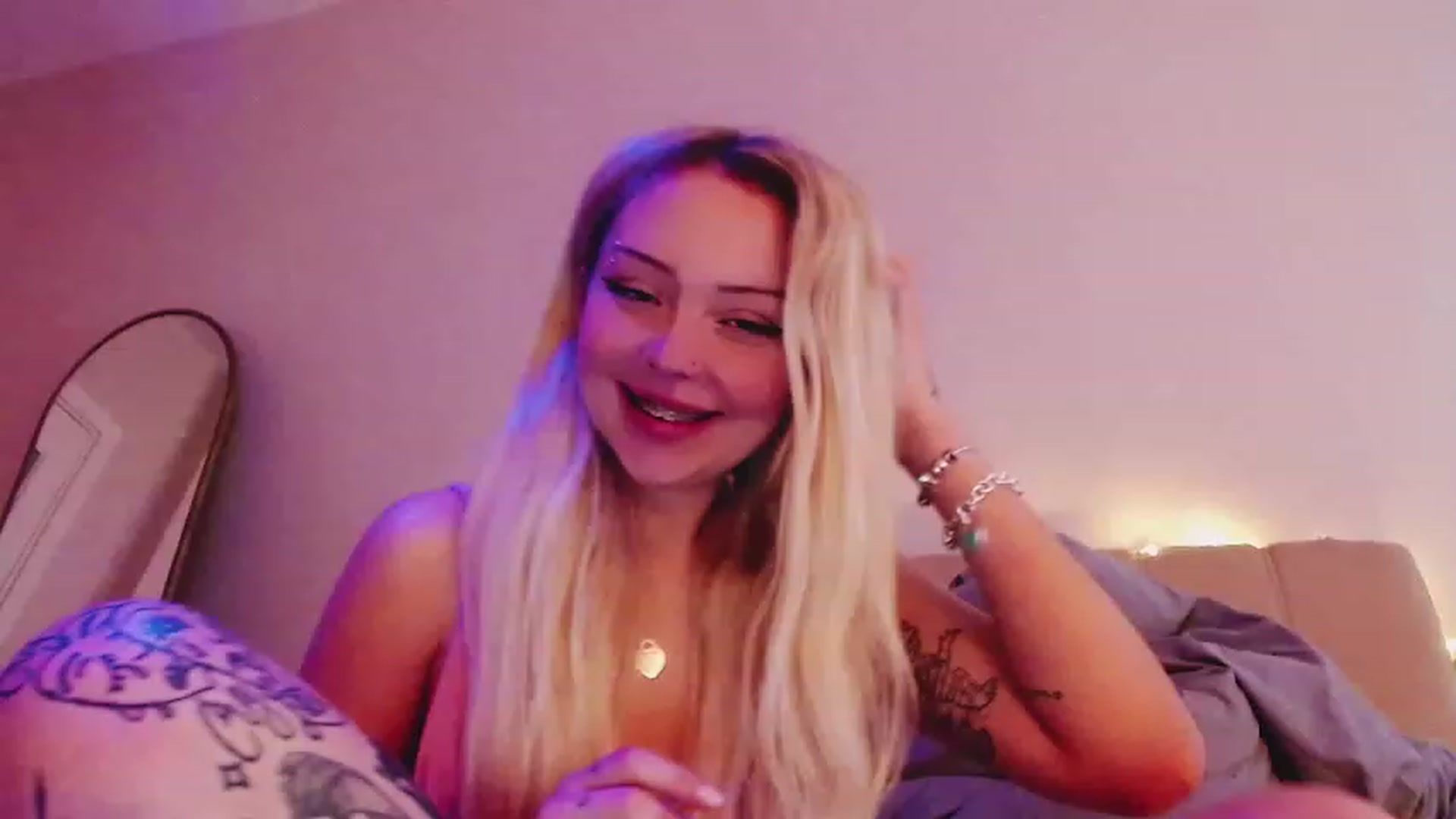 Gallery image thumbnail from Sk8Gurl420's myfreecams stream on, 03/24/2023, 15:50 image 7 of 20