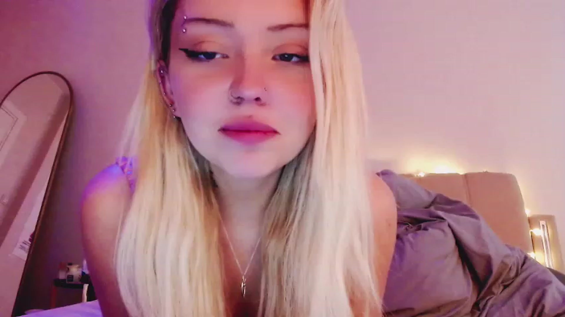 Gallery image thumbnail from Sk8Gurl420's myfreecams stream on, 03/24/2023, 15:50 image 13 of 20