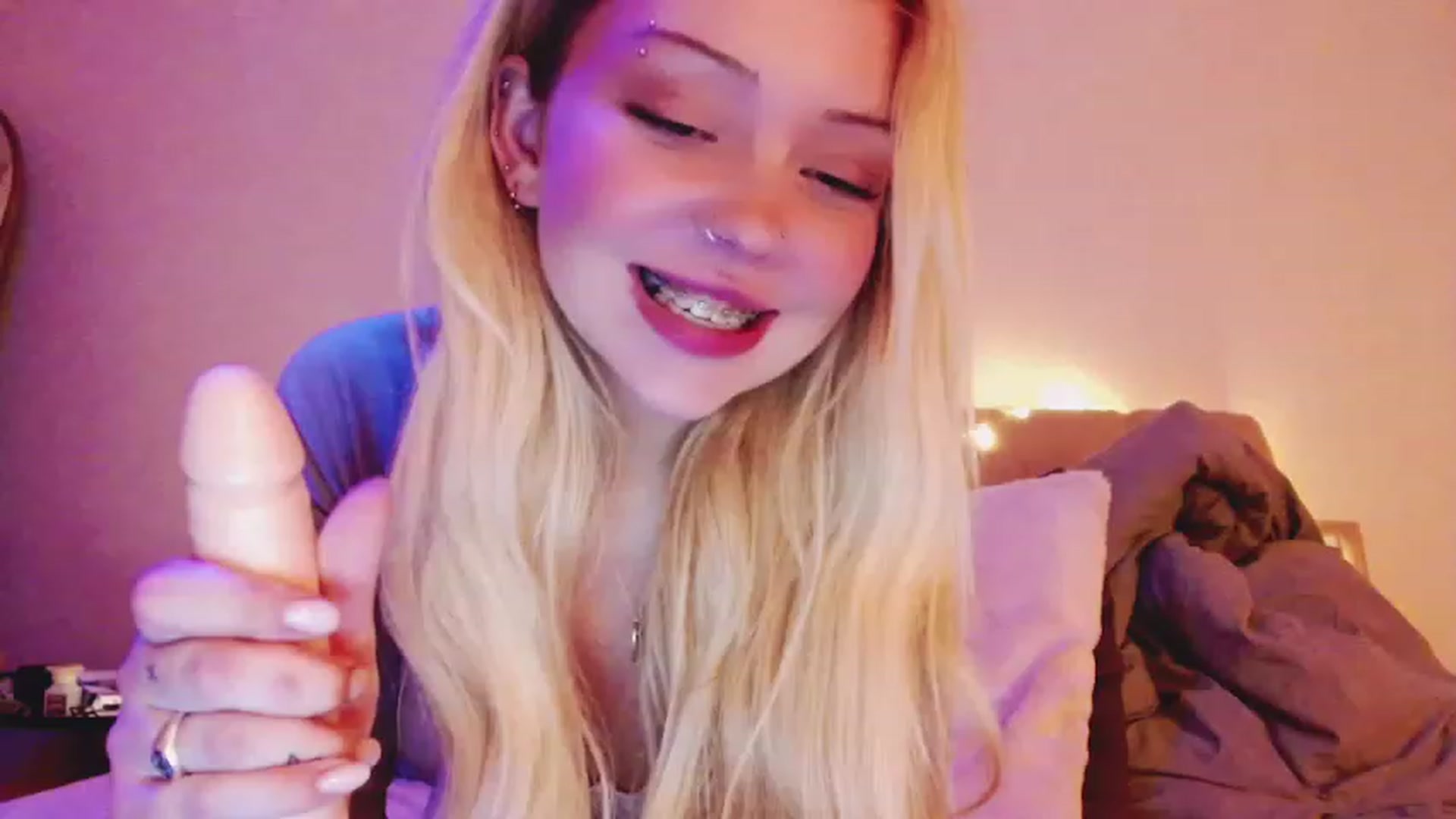 Gallery image thumbnail from Sk8Gurl420's myfreecams stream on, 03/26/2023, 21:41 image 6 of 20