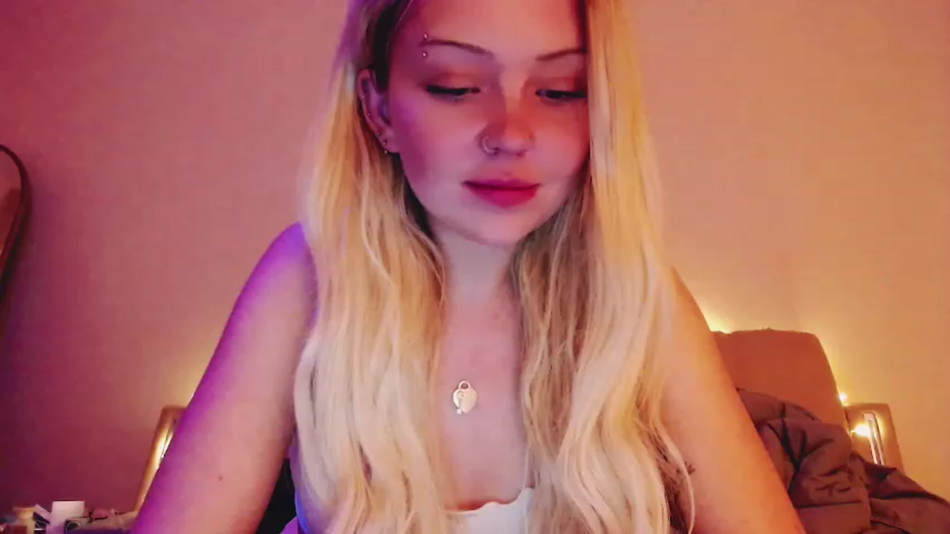 Gallery image thumbnail from Sk8Gurl420's myfreecams stream on, 03/27/2023, 19:25 image 19 of 20
