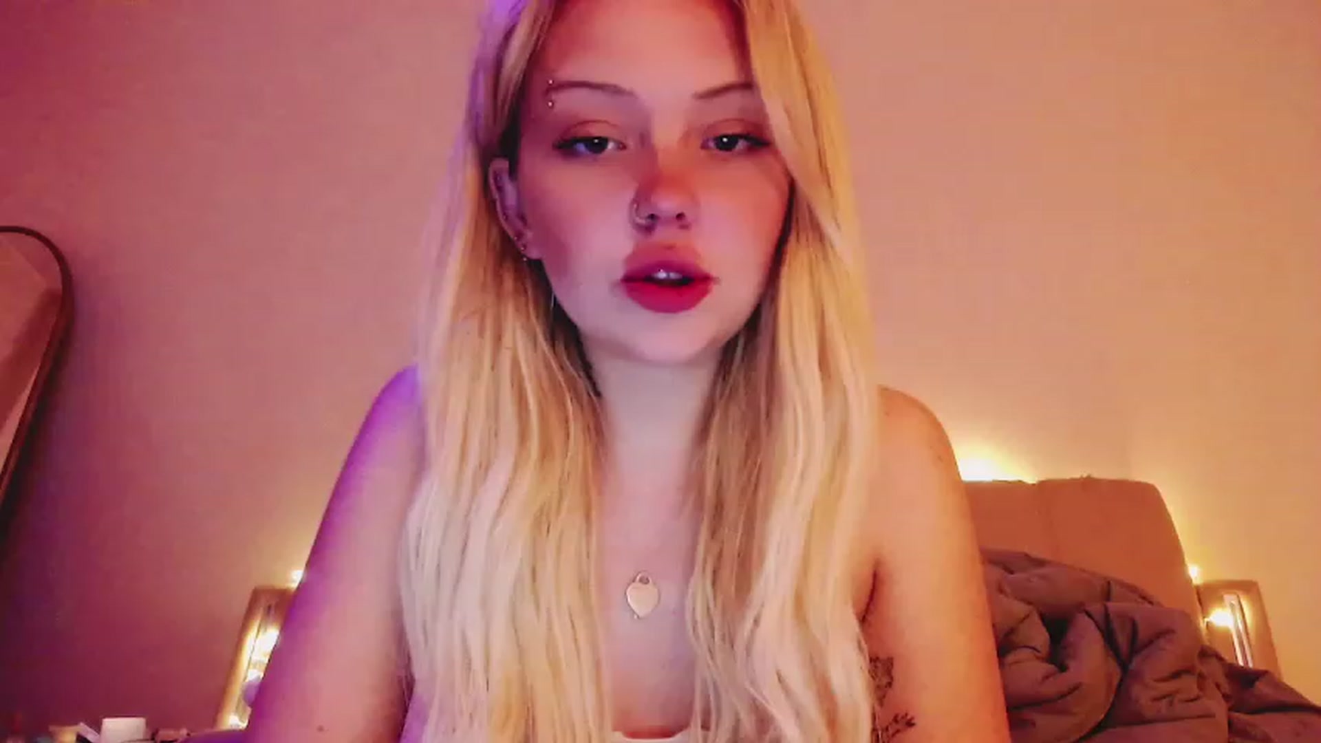 Gallery image thumbnail from Sk8Gurl420's myfreecams stream on, 03/27/2023, 19:25 image 6 of 20