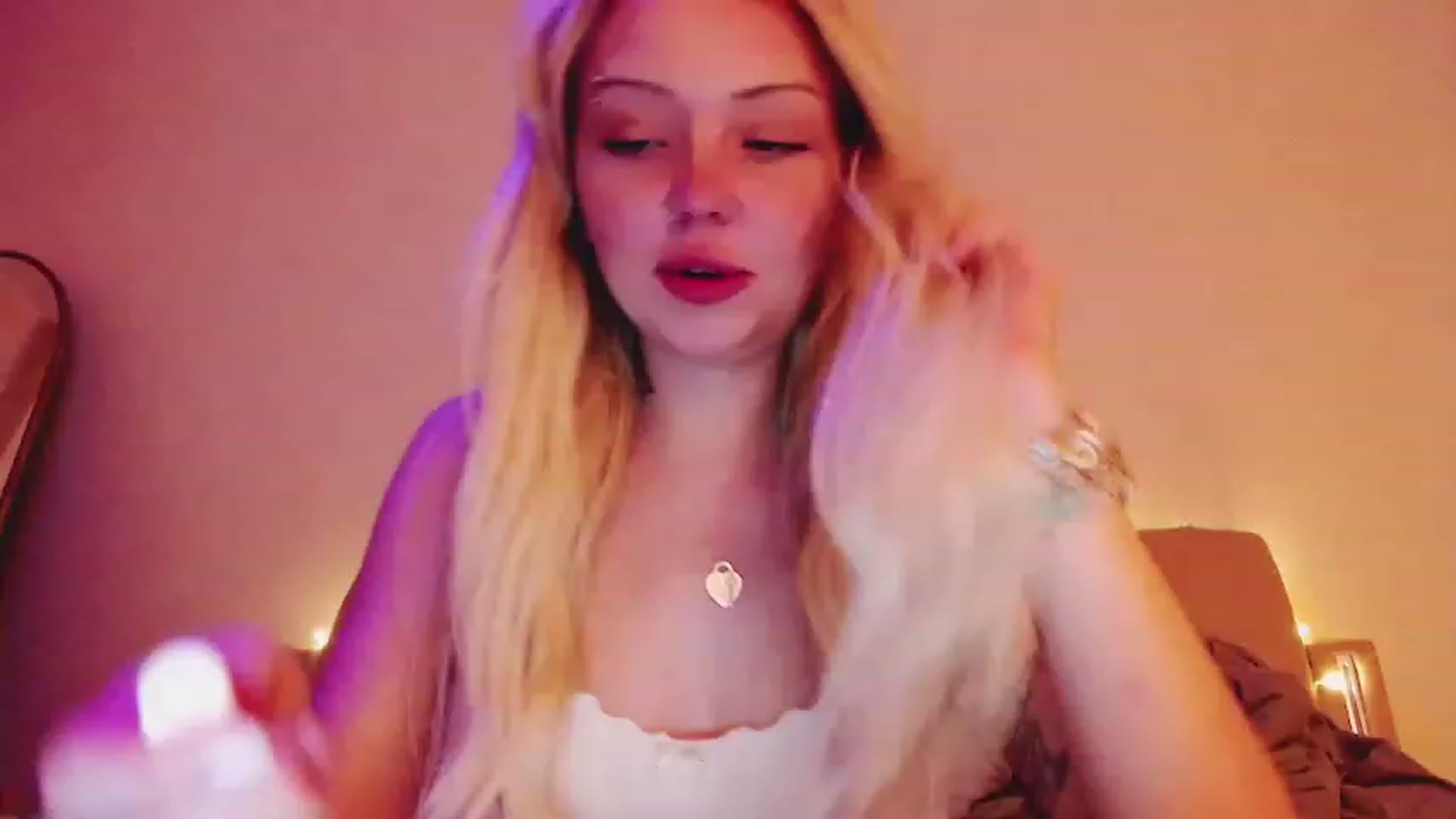 Gallery image thumbnail from Sk8Gurl420's myfreecams stream on, 03/27/2023, 19:25 image 10 of 20