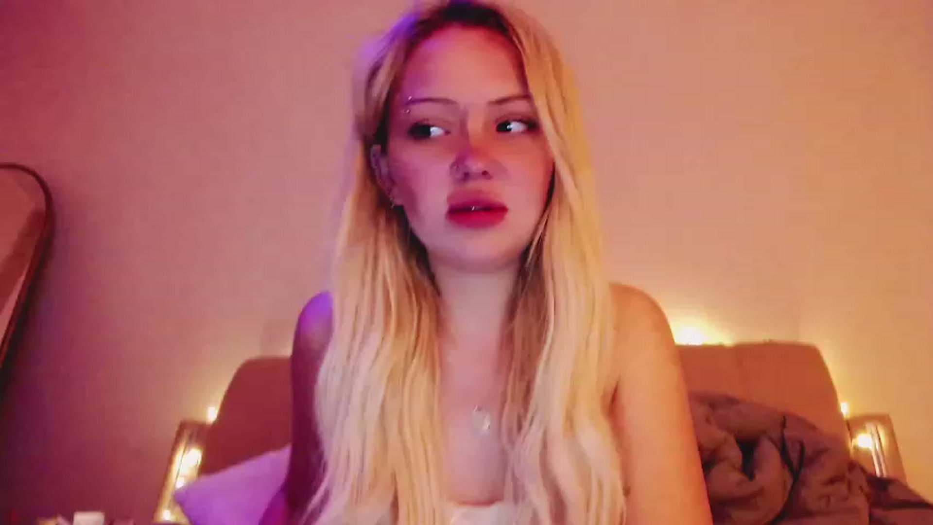 Gallery image thumbnail from Sk8Gurl420's myfreecams stream on, 03/27/2023, 19:25 image 7 of 20