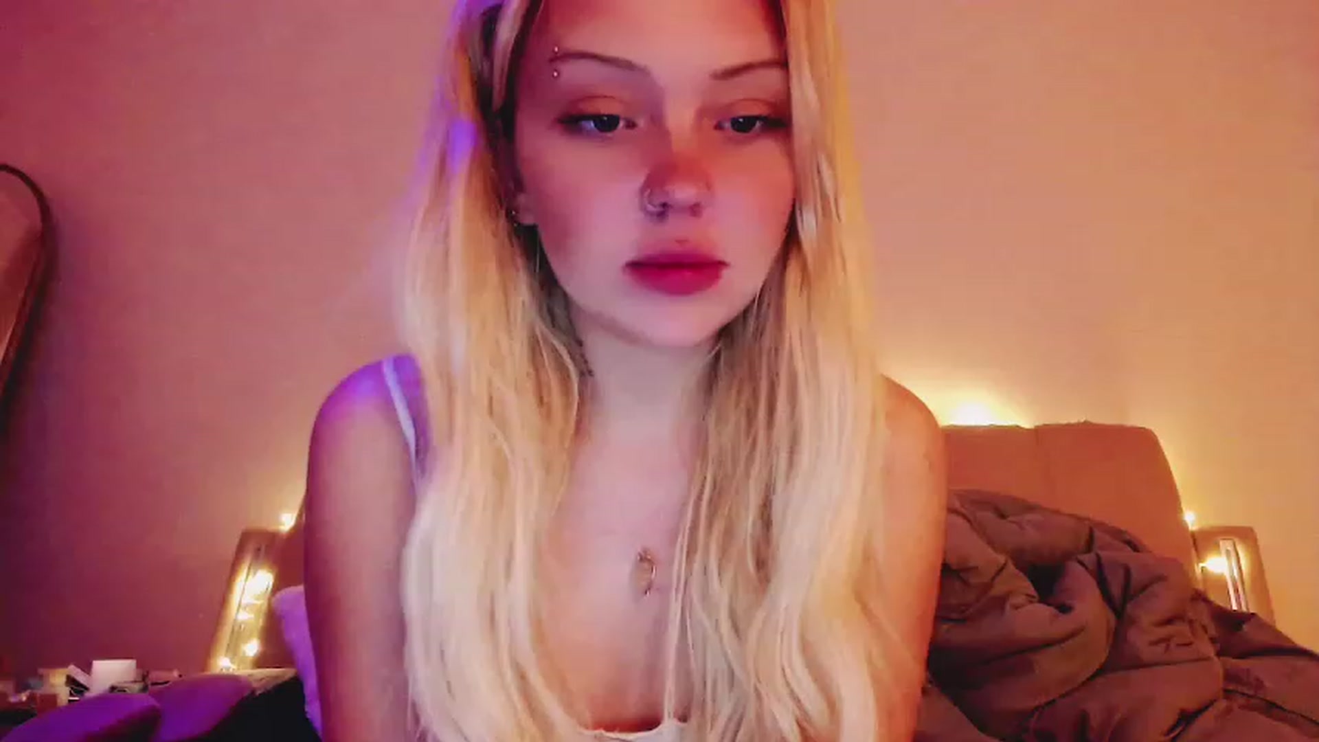 Gallery image thumbnail from Sk8Gurl420's myfreecams stream on, 03/27/2023, 19:25 image 1 of 20