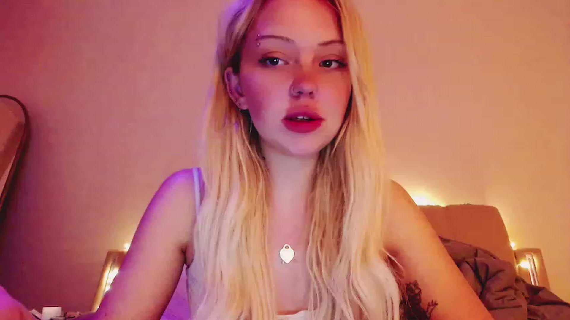 Gallery image thumbnail from Sk8Gurl420's myfreecams stream on, 03/27/2023, 19:25 image 8 of 20