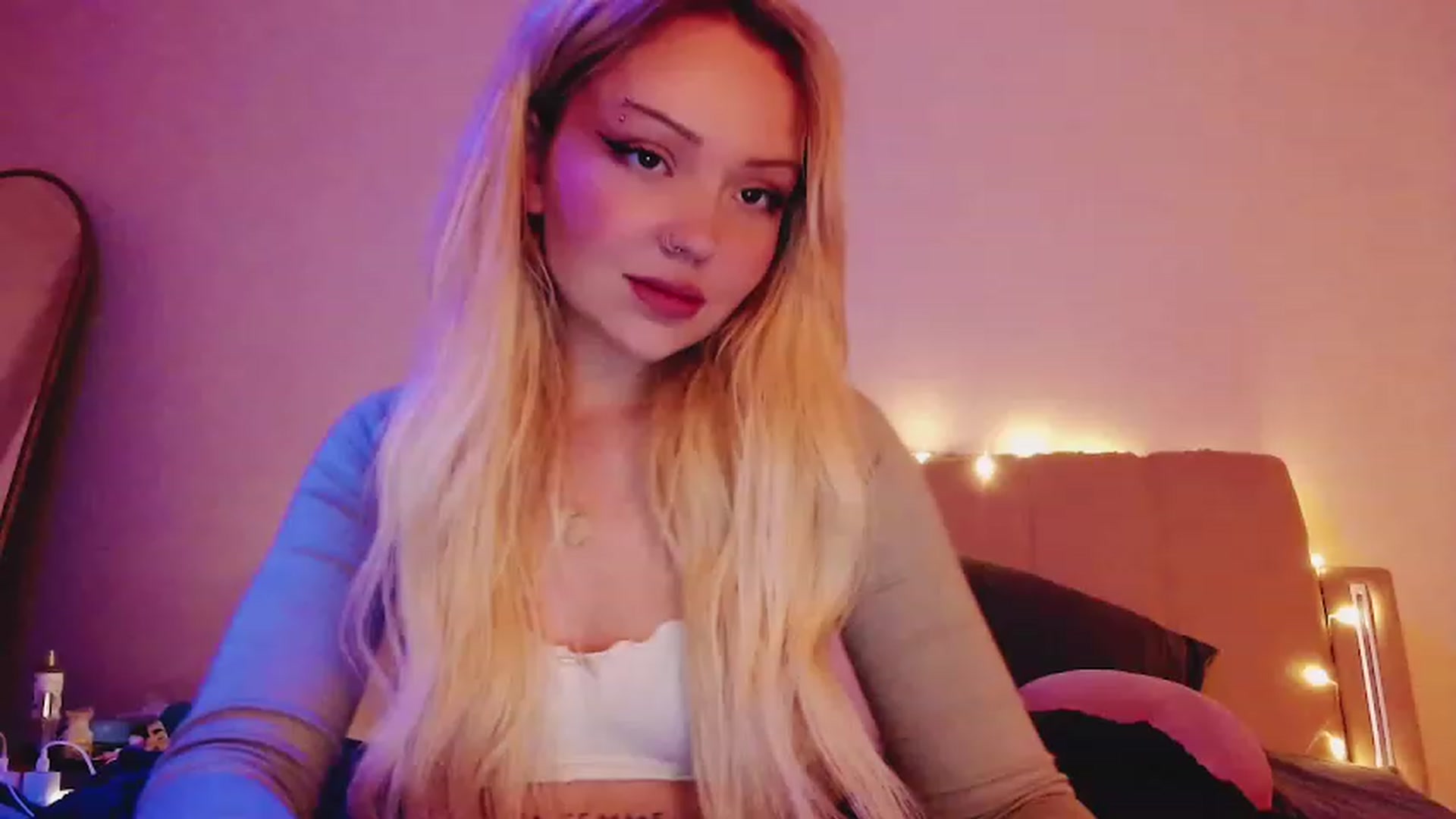 Gallery image thumbnail from Sk8Gurl420's myfreecams stream on, 03/28/2023, 18:56 image 11 of 20