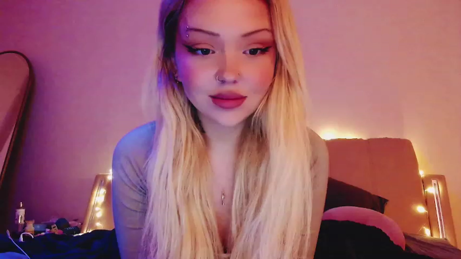 Gallery image thumbnail from Sk8Gurl420's myfreecams stream on, 03/28/2023, 18:56 image 1 of 20