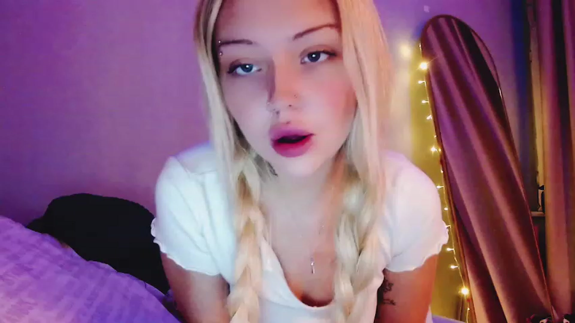 Gallery image thumbnail from Sk8Gurl420's myfreecams stream on, 04/03/2023, 21:28 image 3 of 20