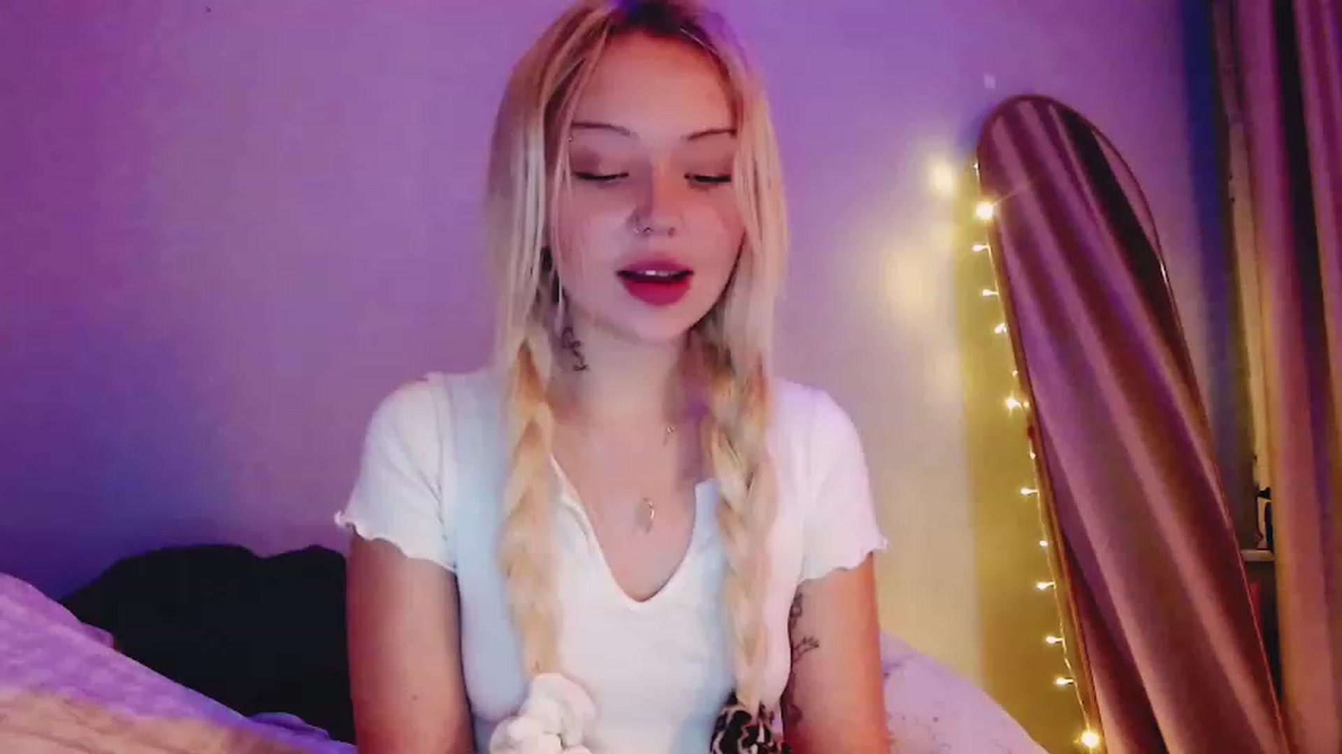 Gallery image thumbnail from Sk8Gurl420's myfreecams stream on, 04/03/2023, 21:28 image 11 of 20