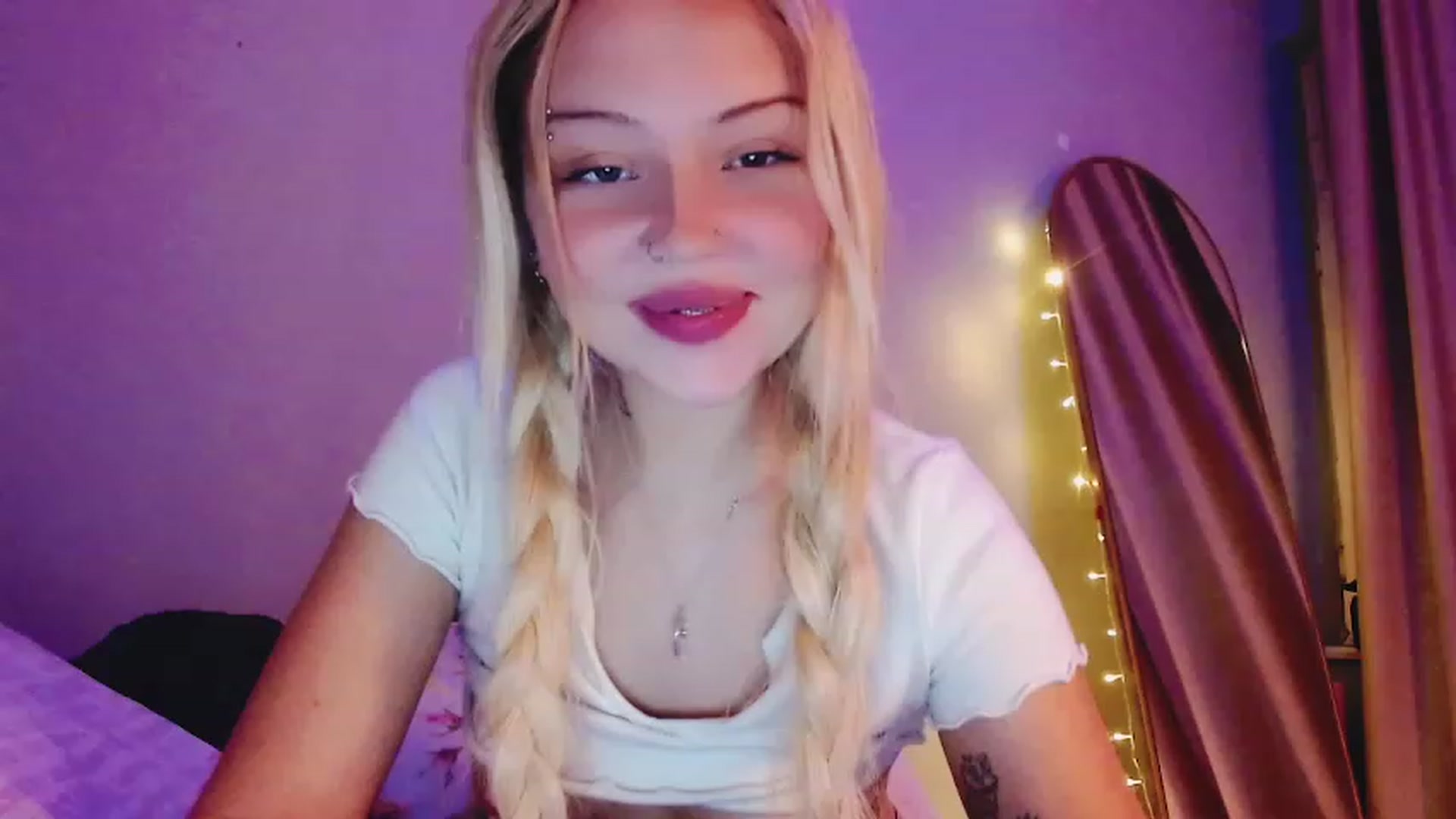 Gallery image thumbnail from Sk8Gurl420's myfreecams stream on, 04/03/2023, 21:28 image 15 of 20