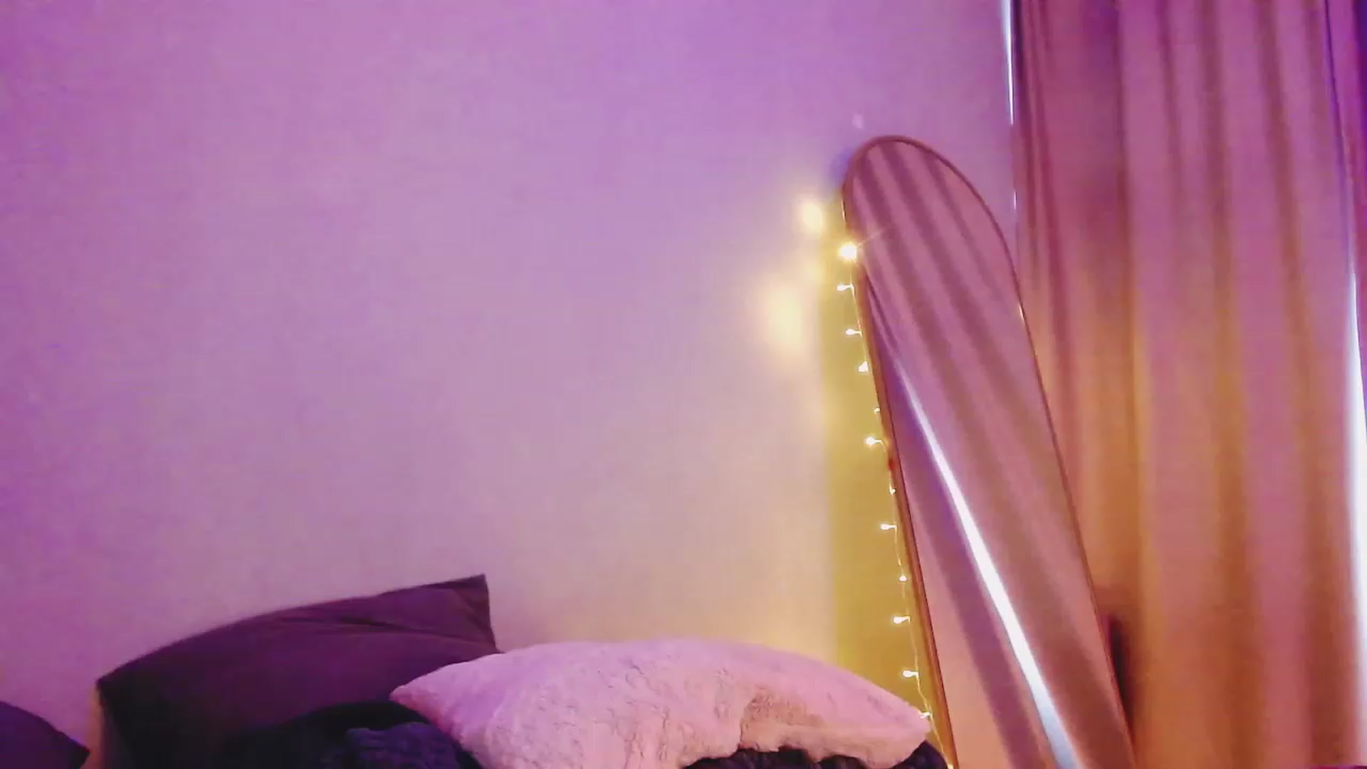 Gallery image thumbnail from Sk8Gurl420's myfreecams stream on, 04/07/2023, 15:11 image 10 of 20