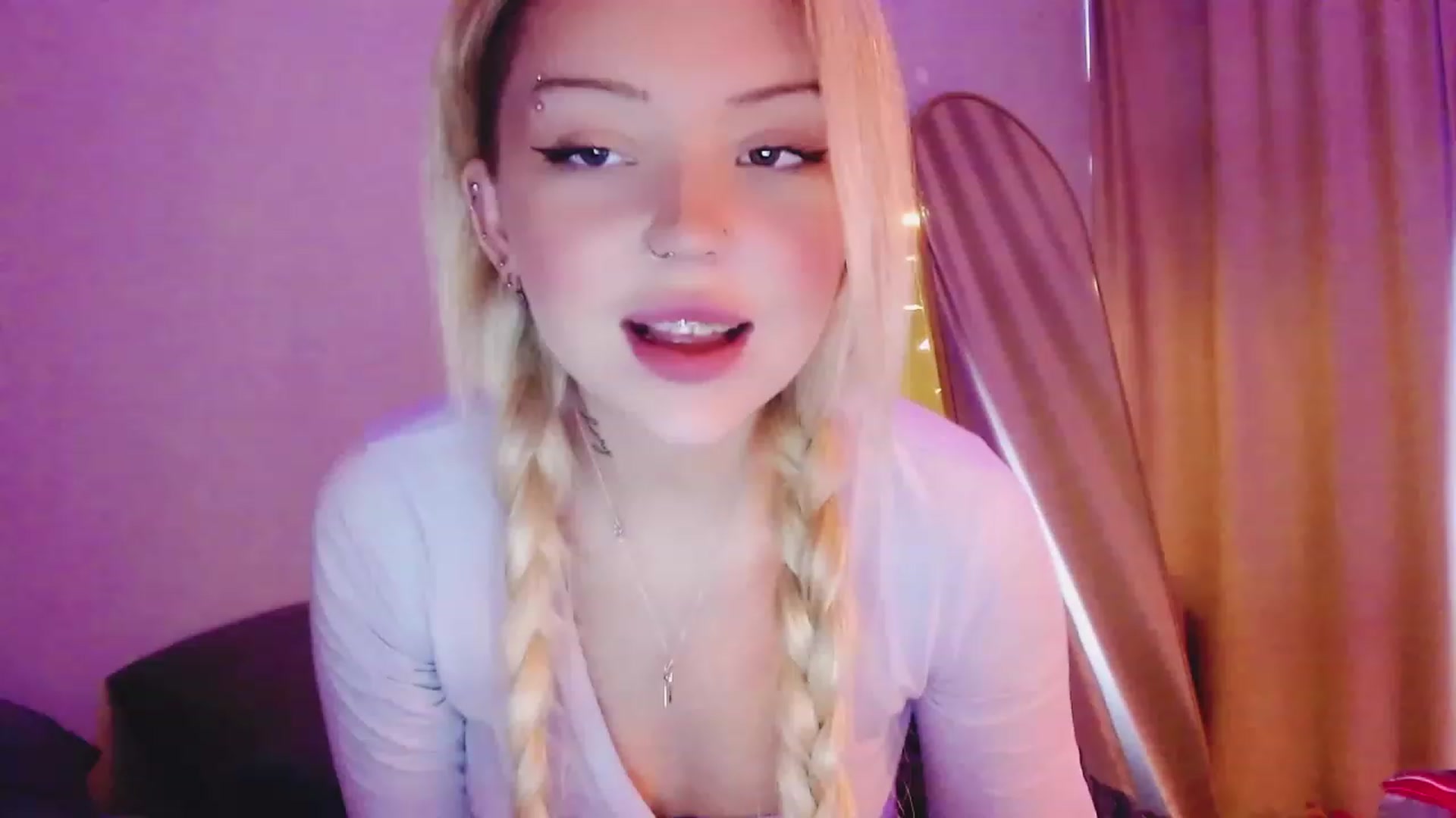 Gallery image thumbnail from Sk8Gurl420's myfreecams stream on, 04/07/2023, 15:11 image 17 of 20