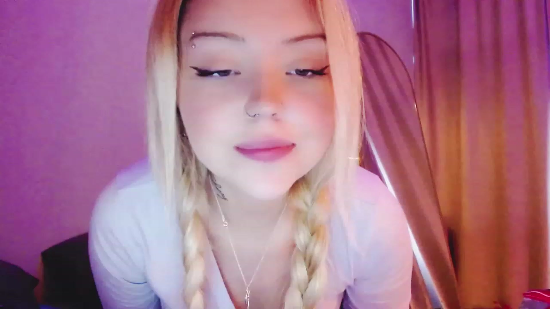 Gallery image thumbnail from Sk8Gurl420's myfreecams stream on, 04/07/2023, 15:11 image 9 of 20
