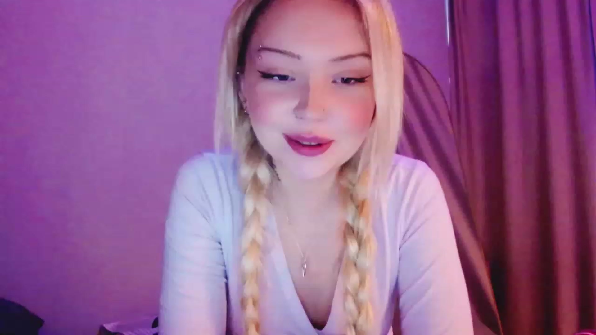 Gallery image thumbnail from Sk8Gurl420's myfreecams stream on, 04/07/2023, 16:21 image 8 of 20