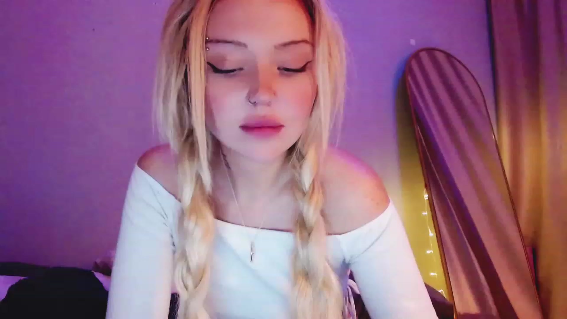Gallery image thumbnail from Sk8Gurl420's myfreecams stream on, 04/09/2023, 18:13 image 20 of 20