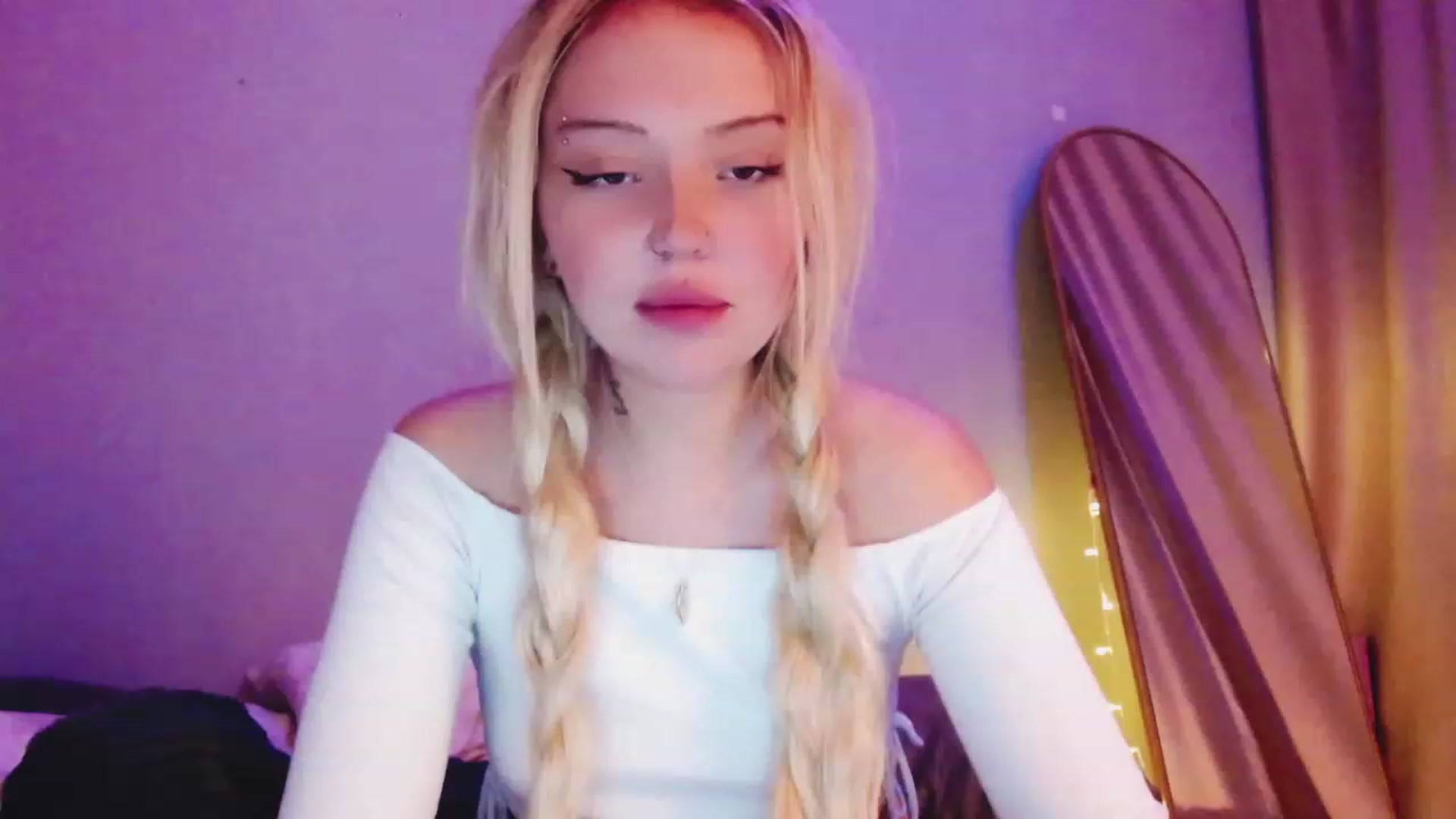 Gallery image thumbnail from Sk8Gurl420's myfreecams stream on, 04/09/2023, 18:13 image 18 of 20