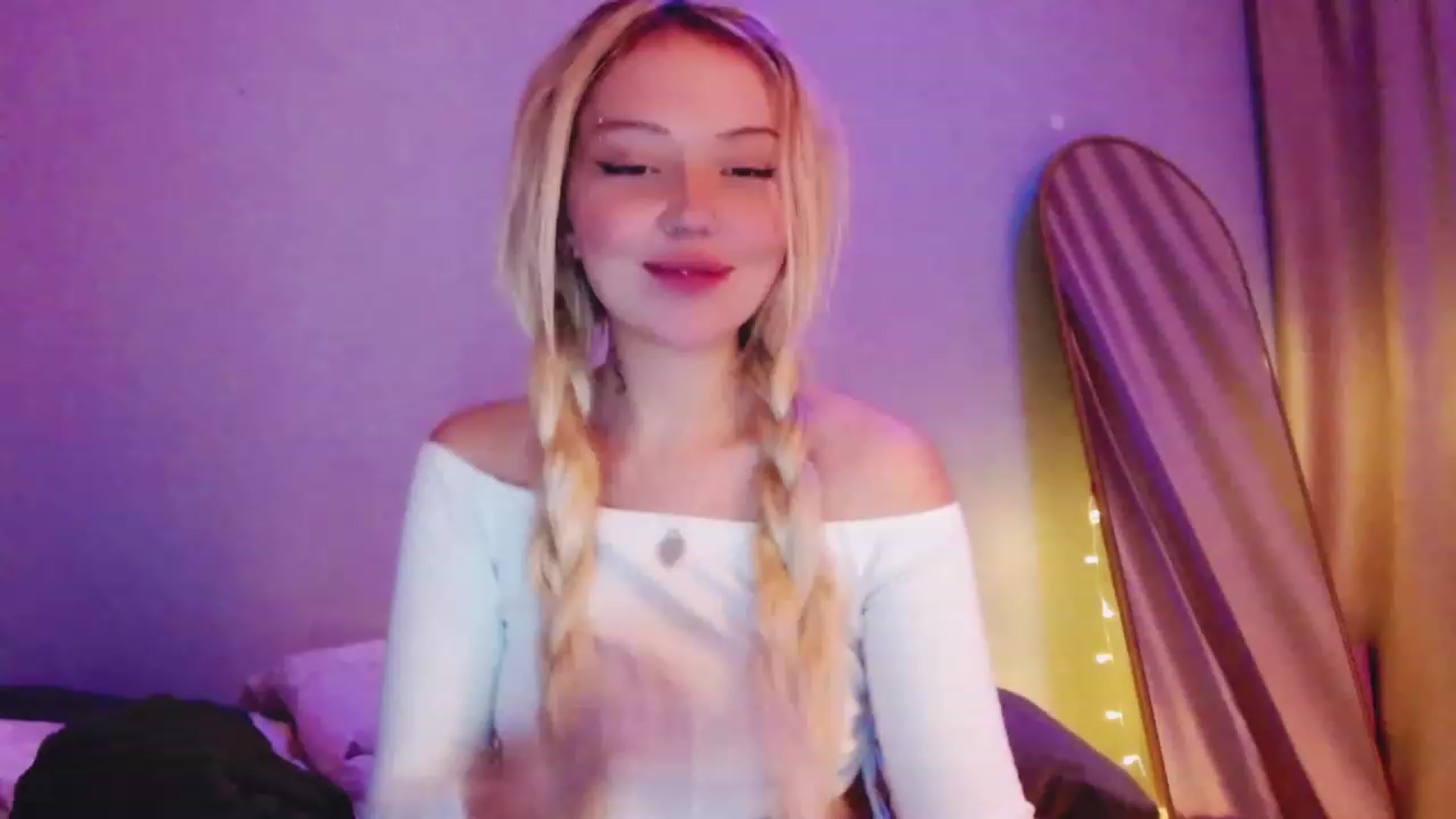 Gallery image thumbnail from Sk8Gurl420's myfreecams stream on, 04/09/2023, 18:13 image 17 of 20