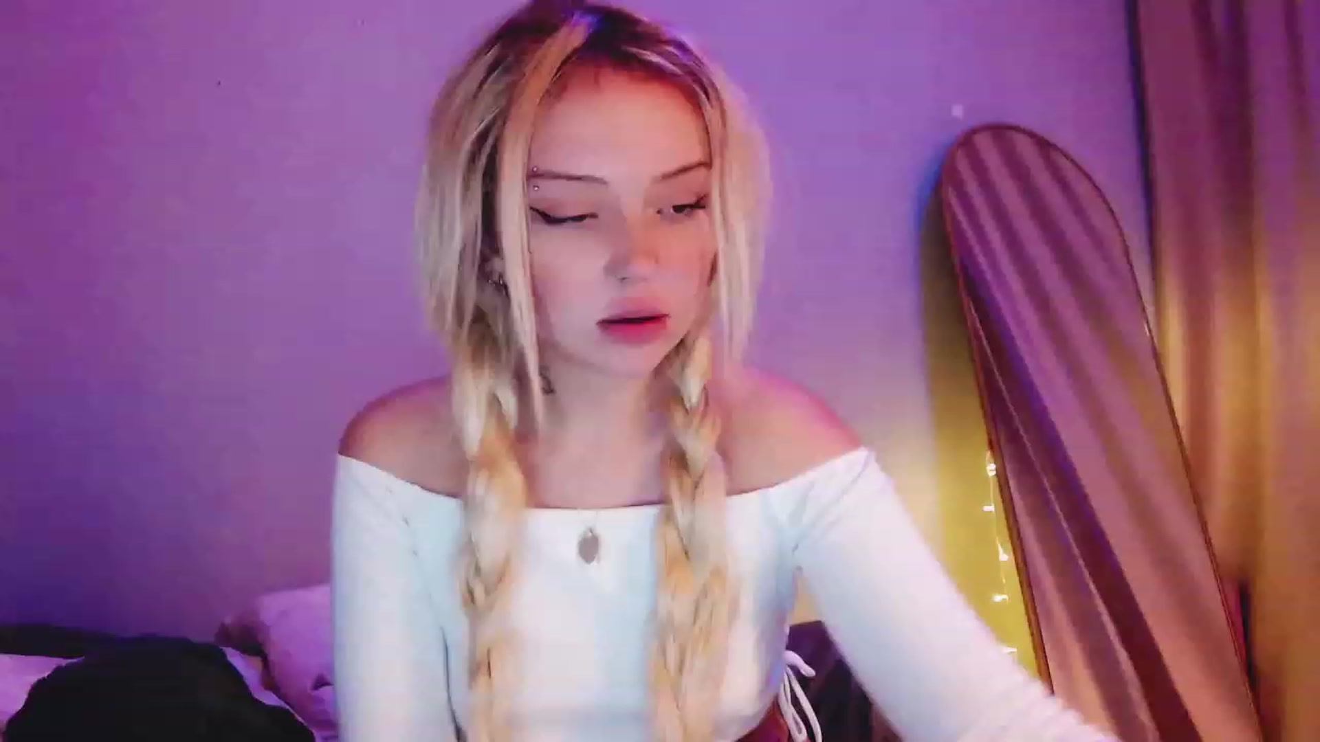 Gallery image thumbnail from Sk8Gurl420's myfreecams stream on, 04/09/2023, 18:13 image 15 of 20