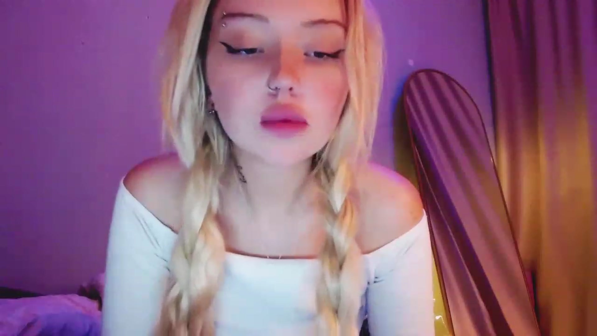 Gallery image thumbnail from Sk8Gurl420's myfreecams stream on, 04/09/2023, 19:15 image 12 of 20