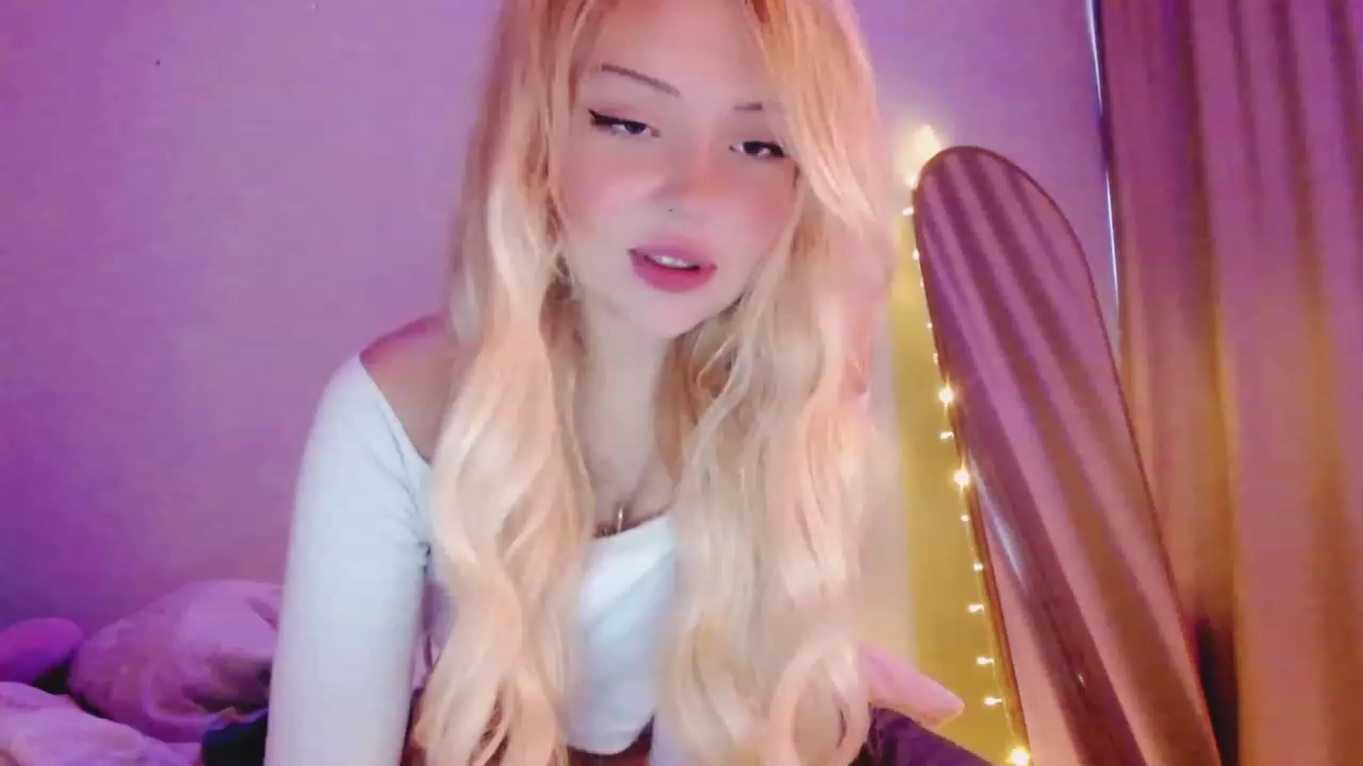 Gallery image thumbnail from Sk8Gurl420's myfreecams stream on, 04/10/2023, 14:38 image 6 of 20