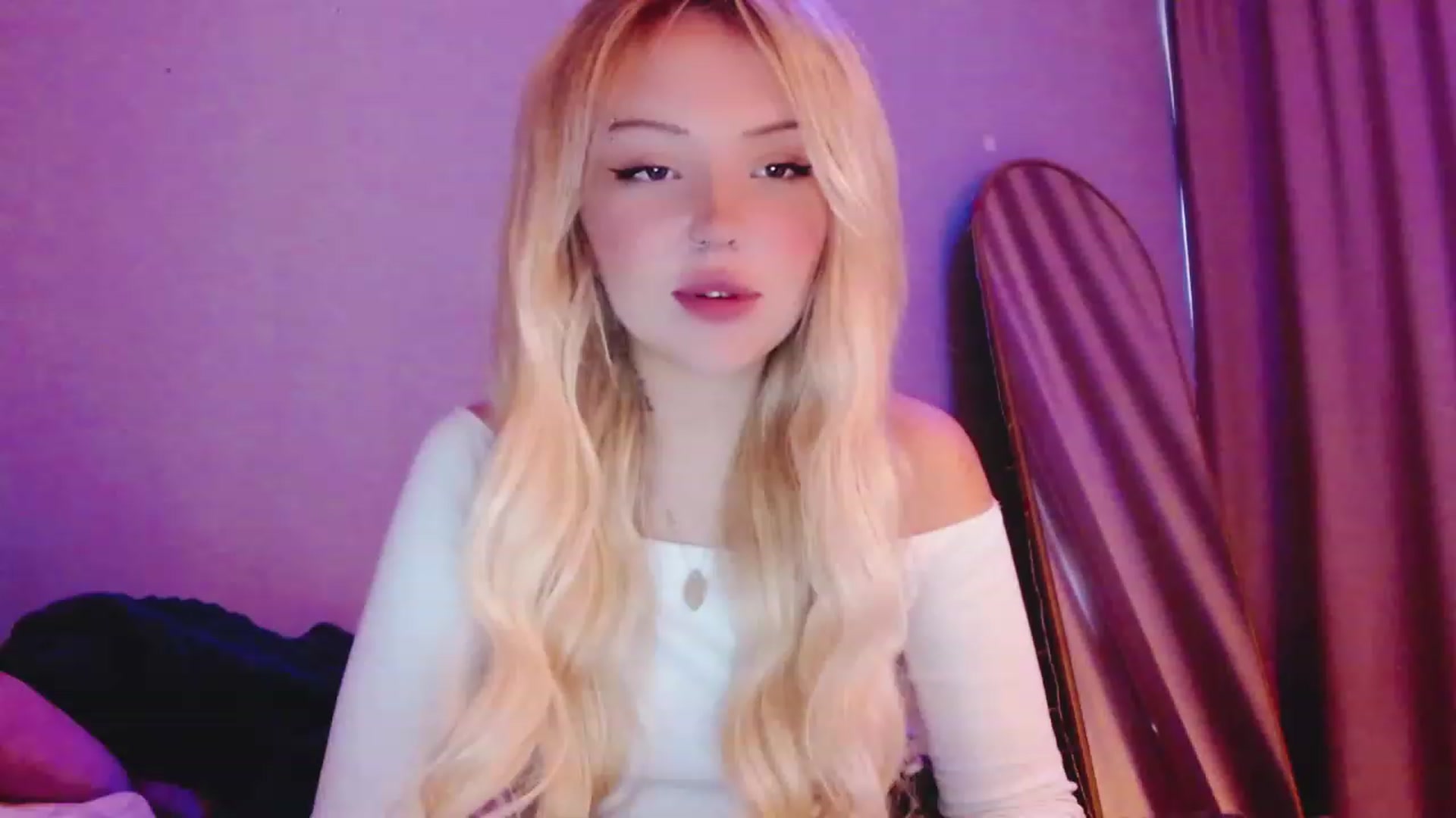 Gallery image thumbnail from Sk8Gurl420's myfreecams stream on, 04/10/2023, 14:38 image 17 of 20