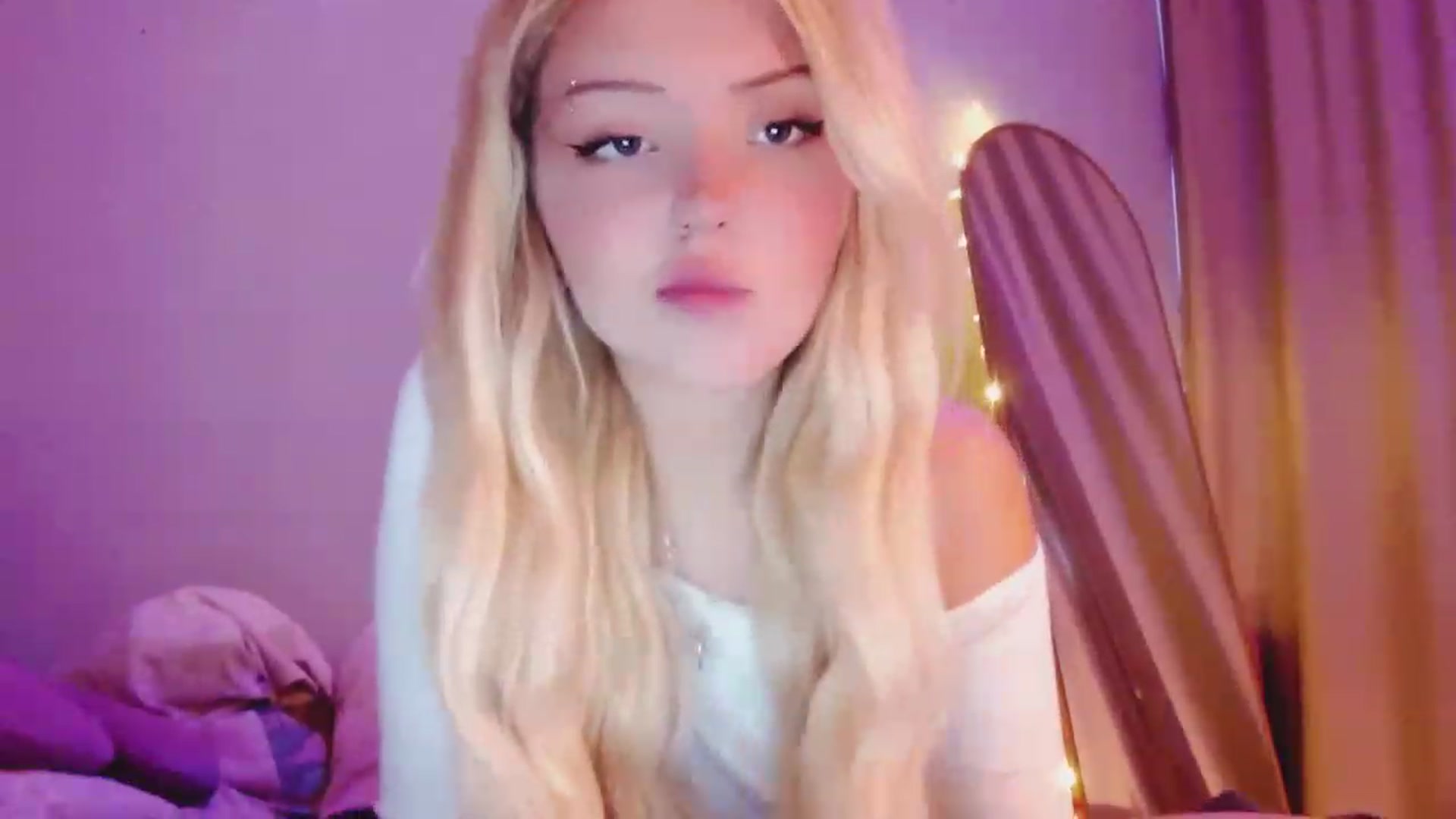 Gallery image thumbnail from Sk8Gurl420's myfreecams stream on, 04/10/2023, 15:04 image 9 of 20
