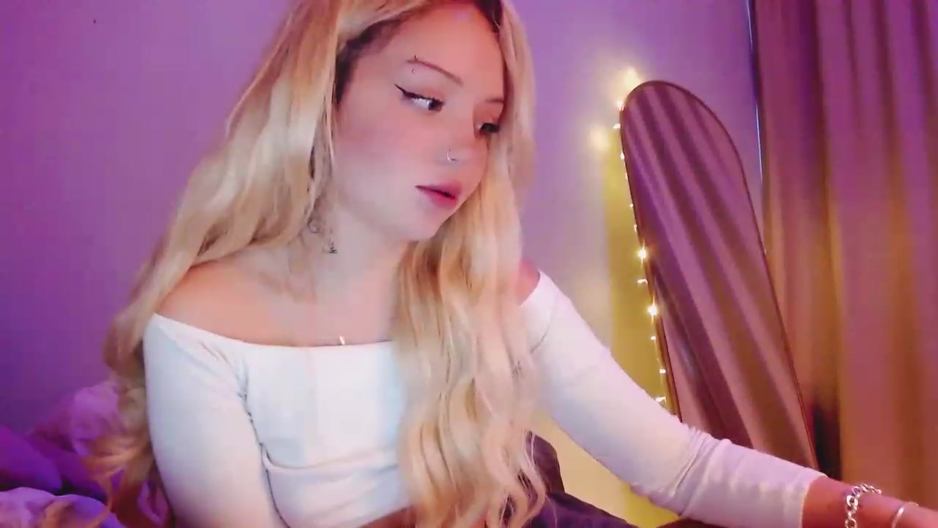 Gallery image thumbnail from Sk8Gurl420's myfreecams stream on, 04/10/2023, 15:04 image 18 of 20