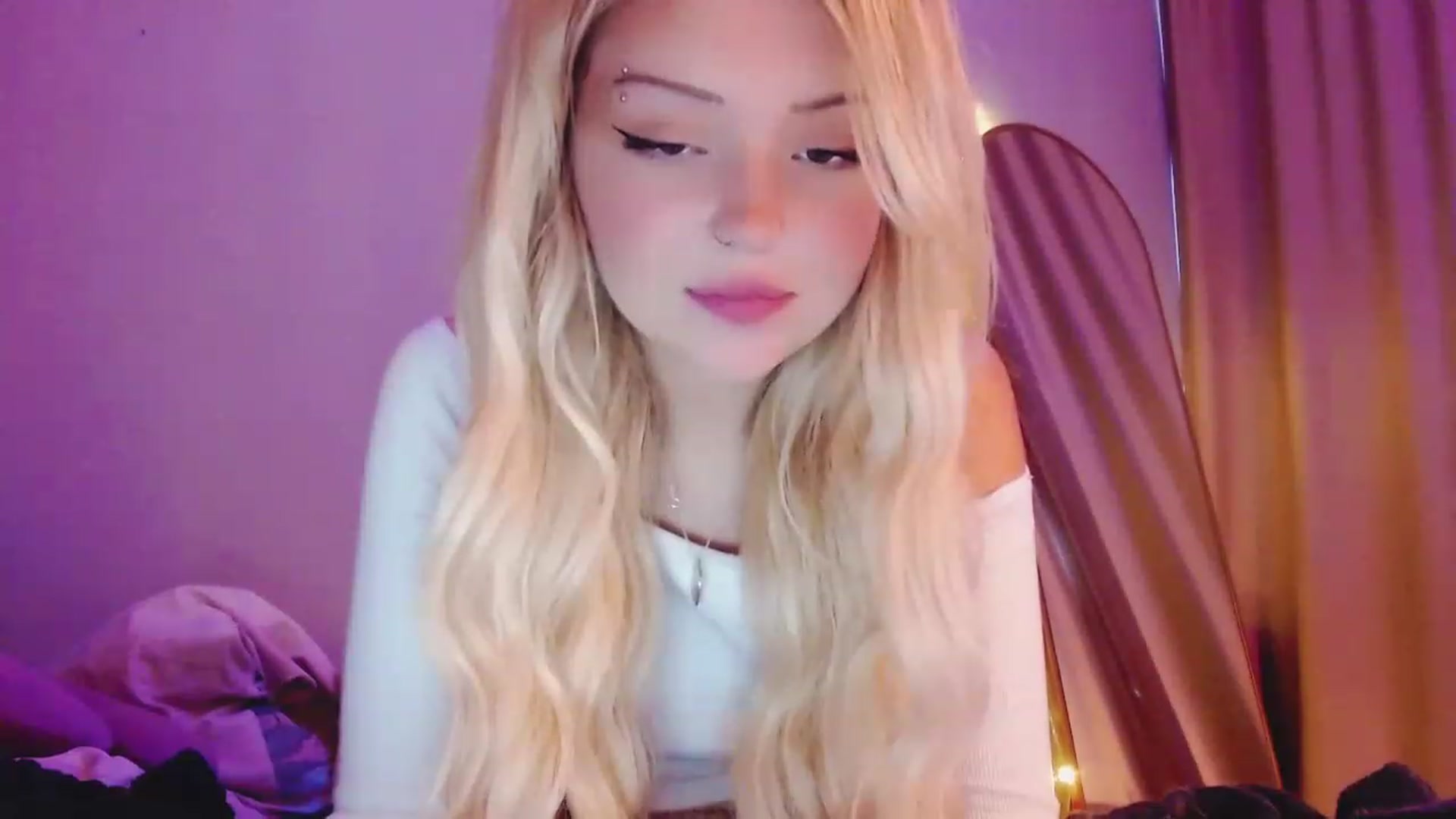 Gallery image thumbnail from Sk8Gurl420's myfreecams stream on, 04/10/2023, 15:04 image 7 of 20