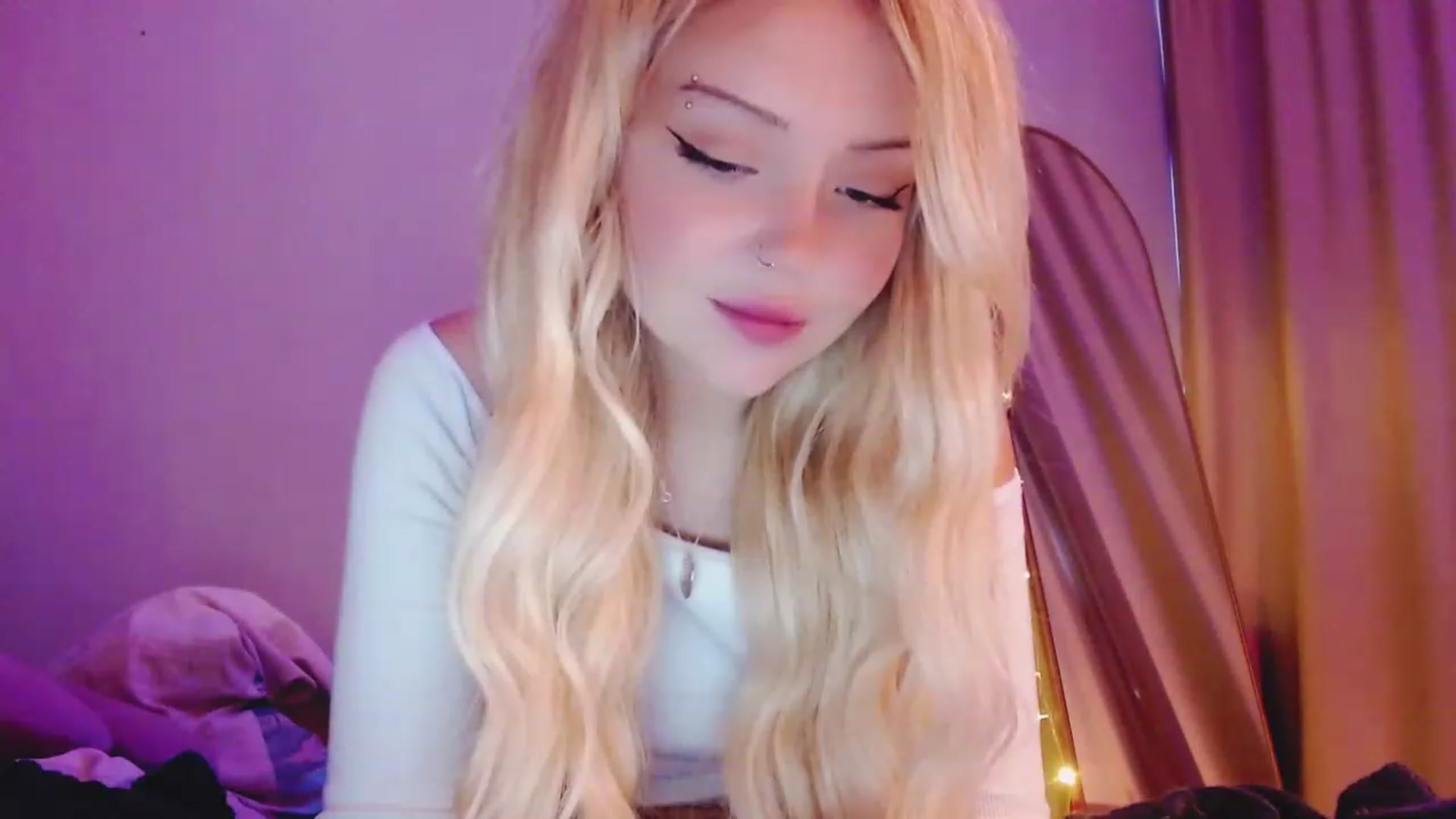Gallery image thumbnail from Sk8Gurl420's myfreecams stream on, 04/10/2023, 15:04 image 8 of 20