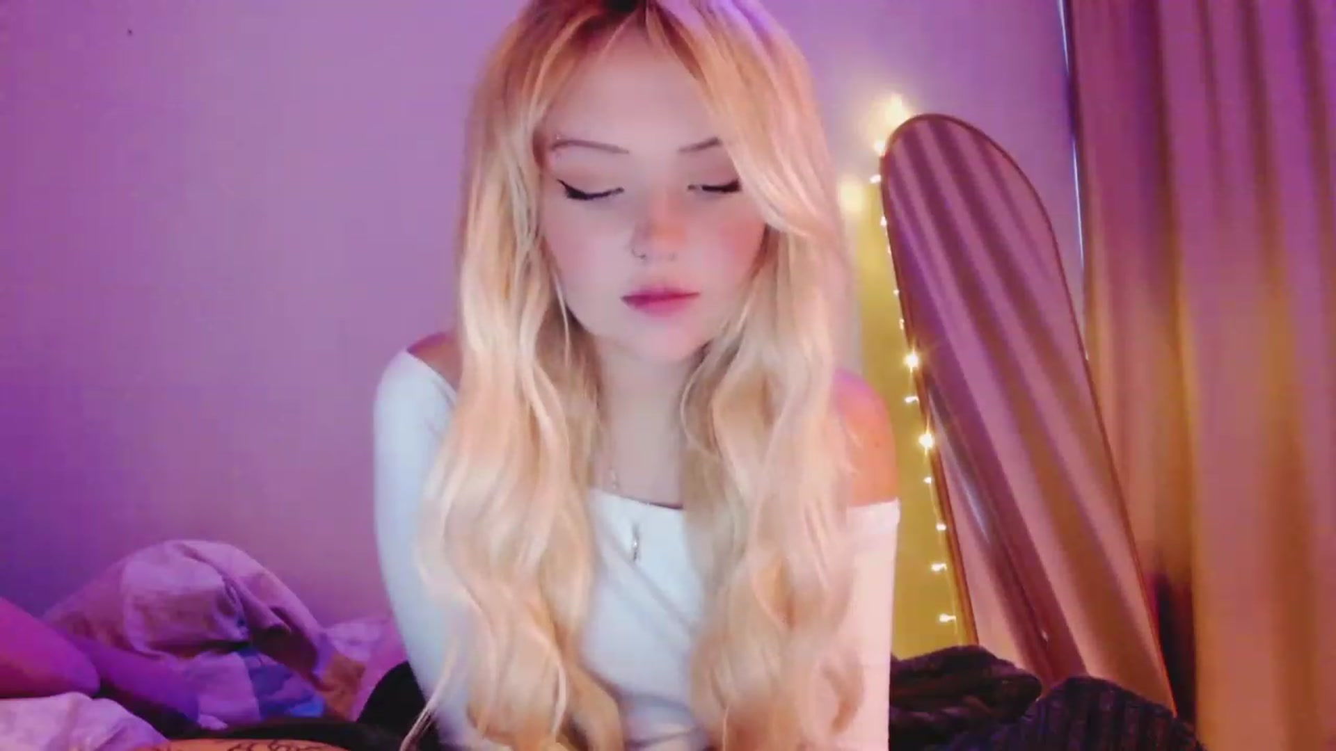 Gallery image thumbnail from Sk8Gurl420's myfreecams stream on, 04/10/2023, 15:04 image 2 of 20