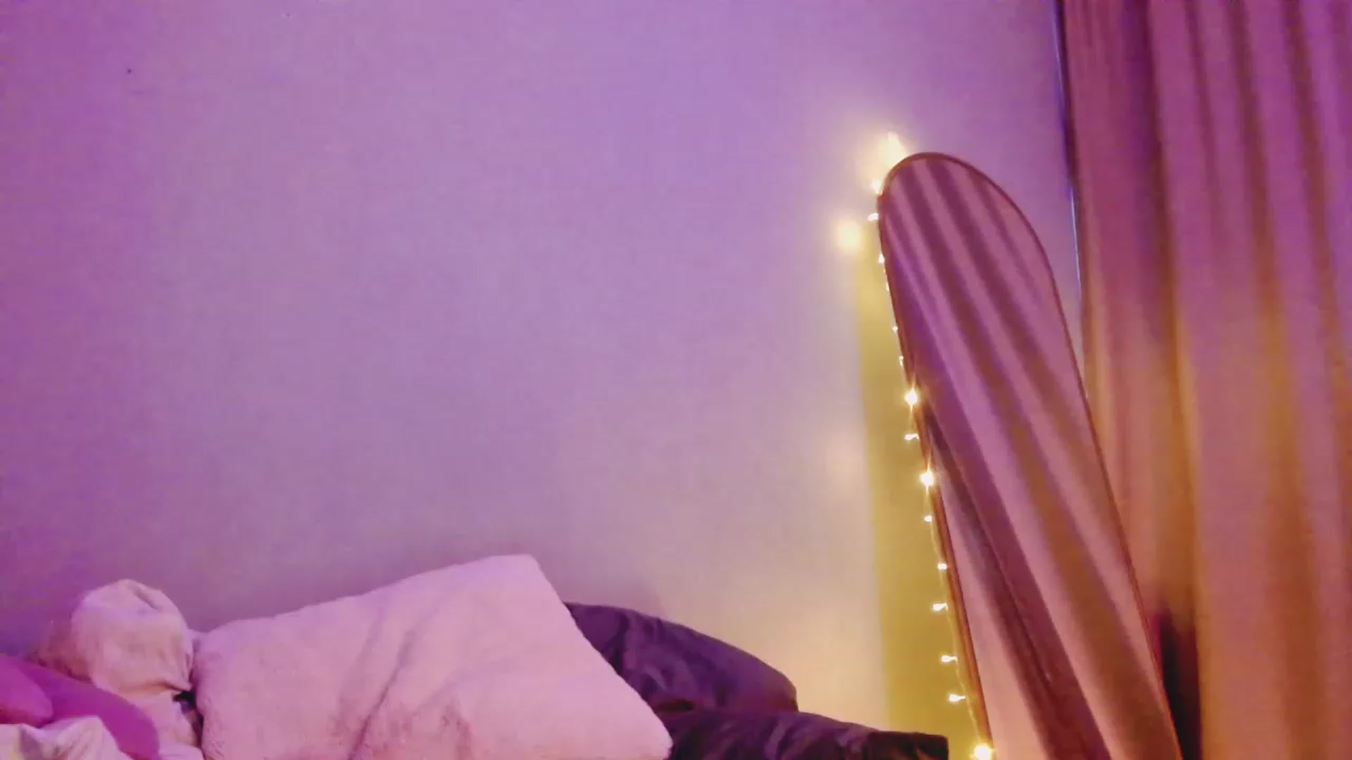 Gallery image thumbnail from Sk8Gurl420's myfreecams stream on, 04/10/2023, 15:19 image 16 of 20