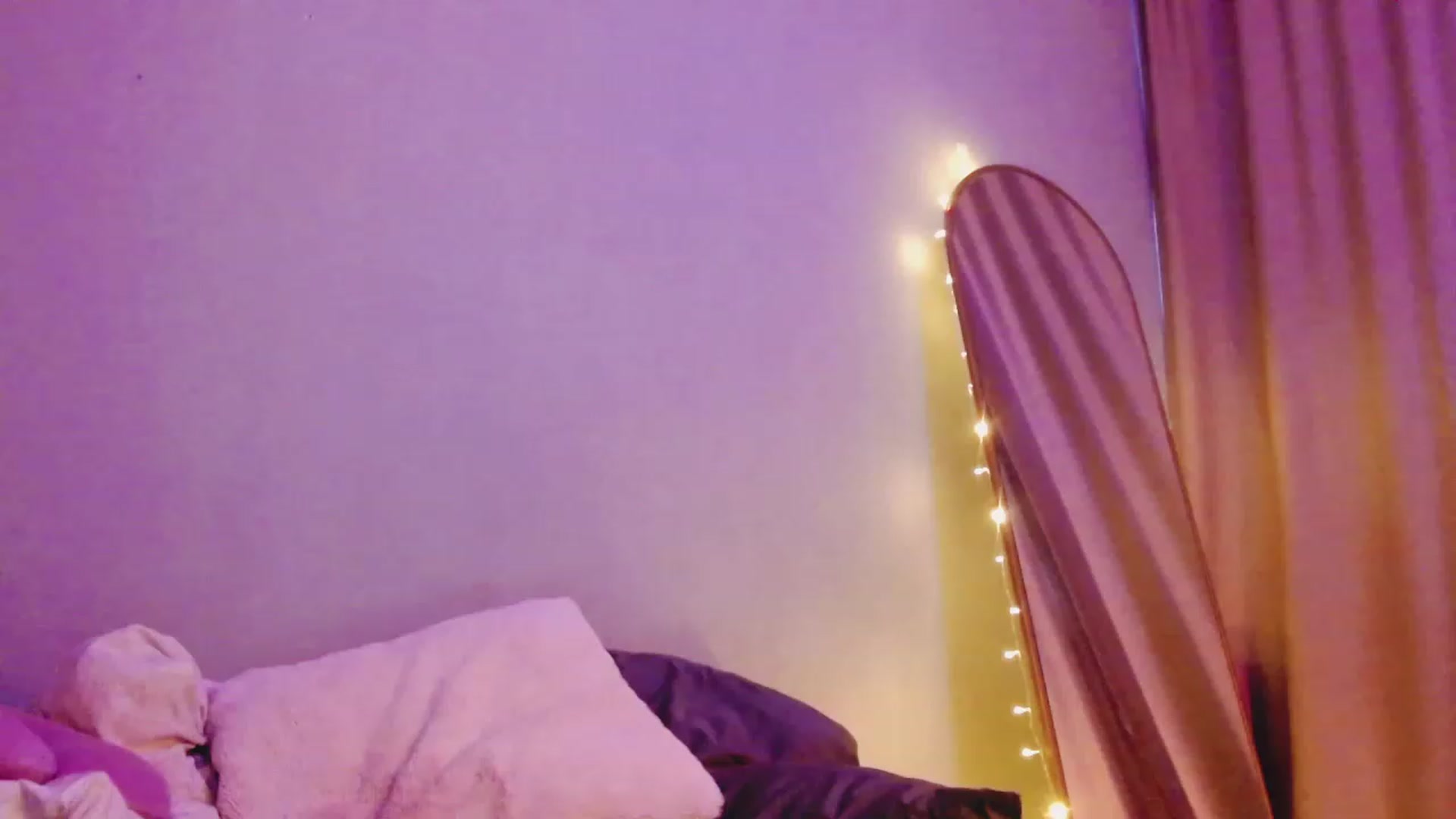 Gallery image thumbnail from Sk8Gurl420's myfreecams stream on, 04/10/2023, 15:19 image 18 of 20