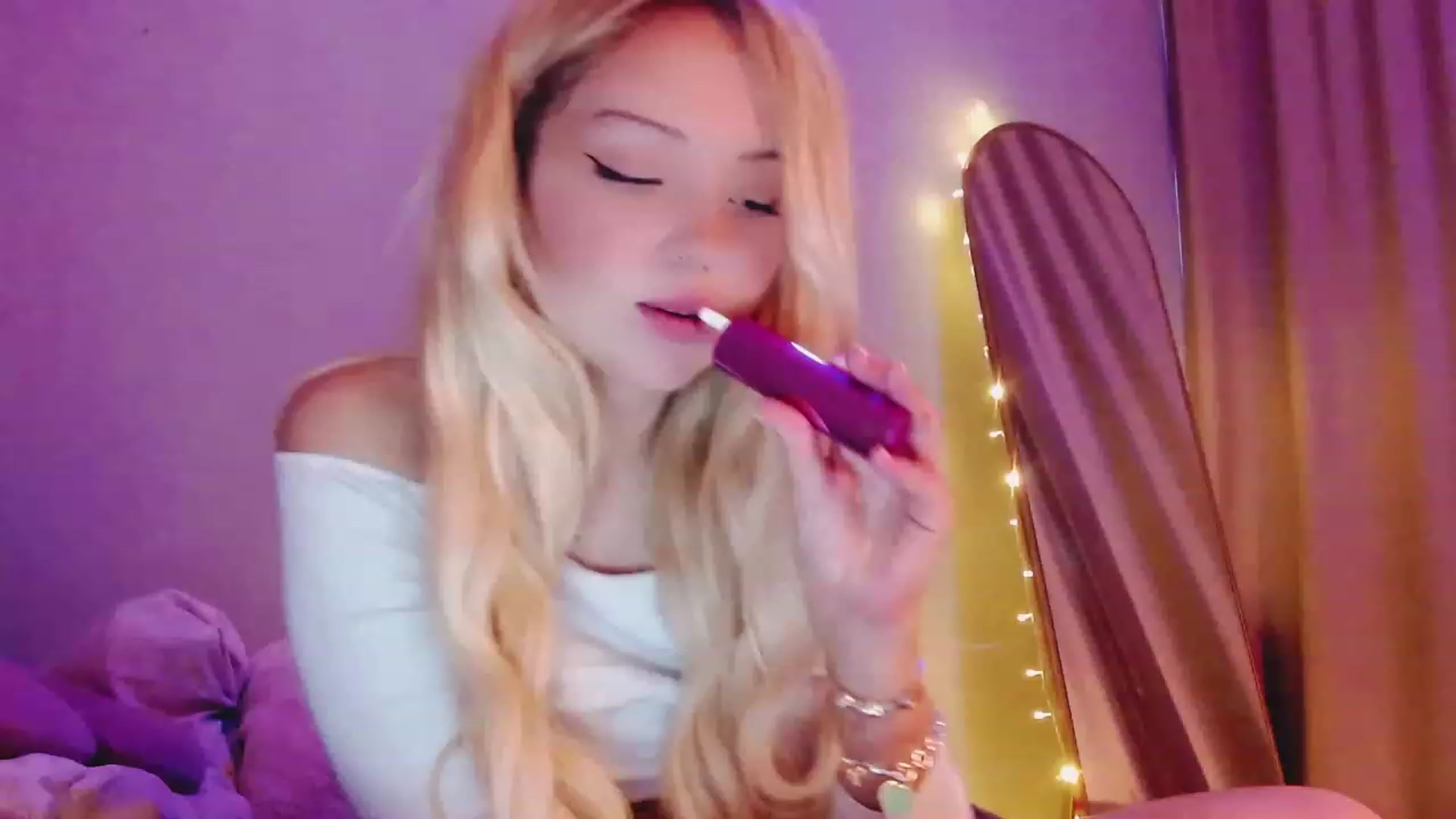Gallery image thumbnail from Sk8Gurl420's myfreecams stream on, 04/10/2023, 15:19 image 1 of 20