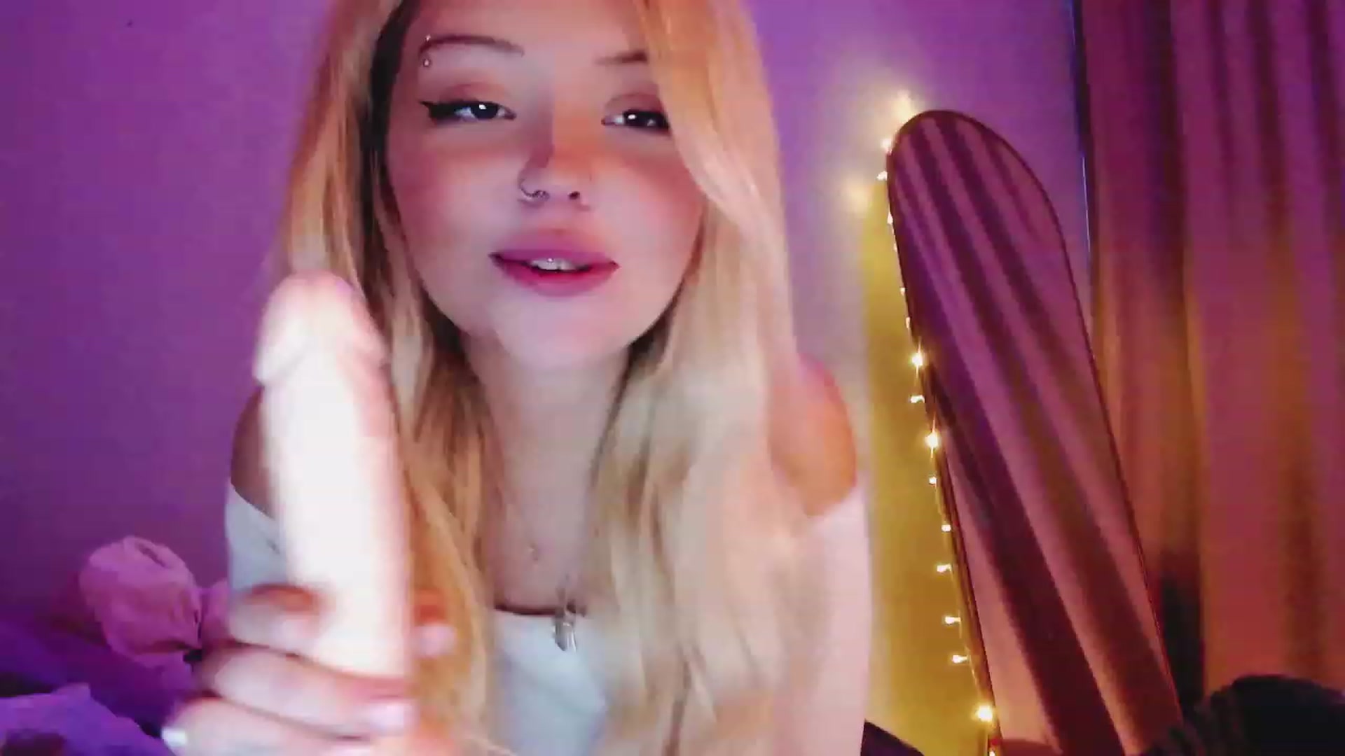 Gallery image thumbnail from Sk8Gurl420's myfreecams stream on, 04/10/2023, 15:19 image 8 of 20