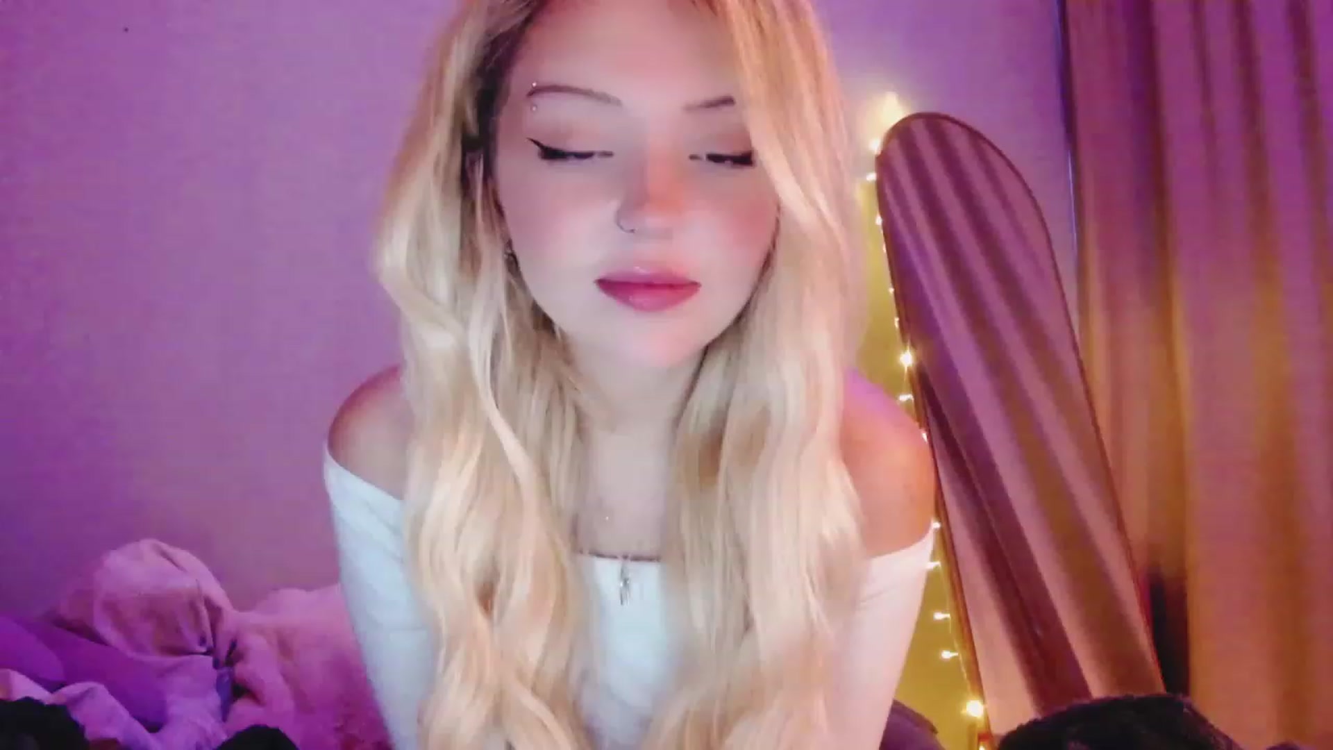 Gallery image thumbnail from Sk8Gurl420's myfreecams stream on, 04/10/2023, 15:53 image 2 of 20