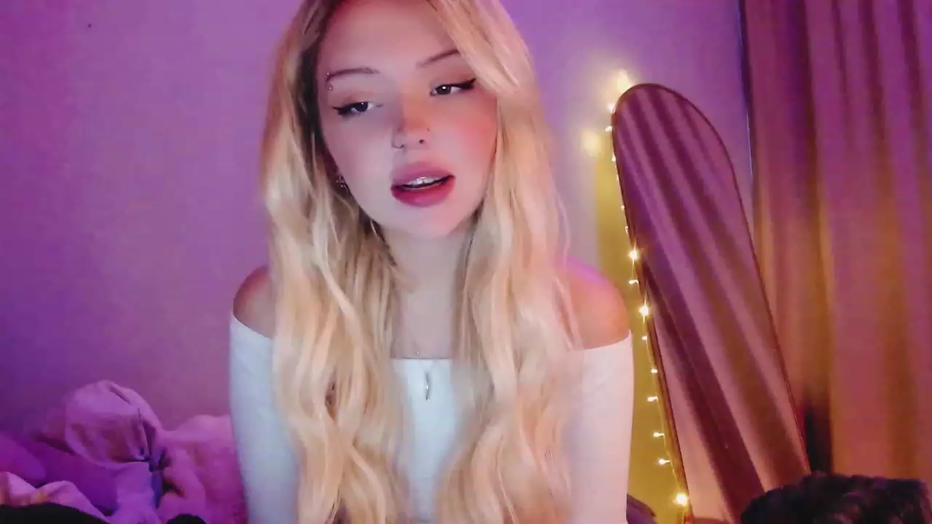 Gallery image thumbnail from Sk8Gurl420's myfreecams stream on, 04/10/2023, 15:53 image 4 of 20