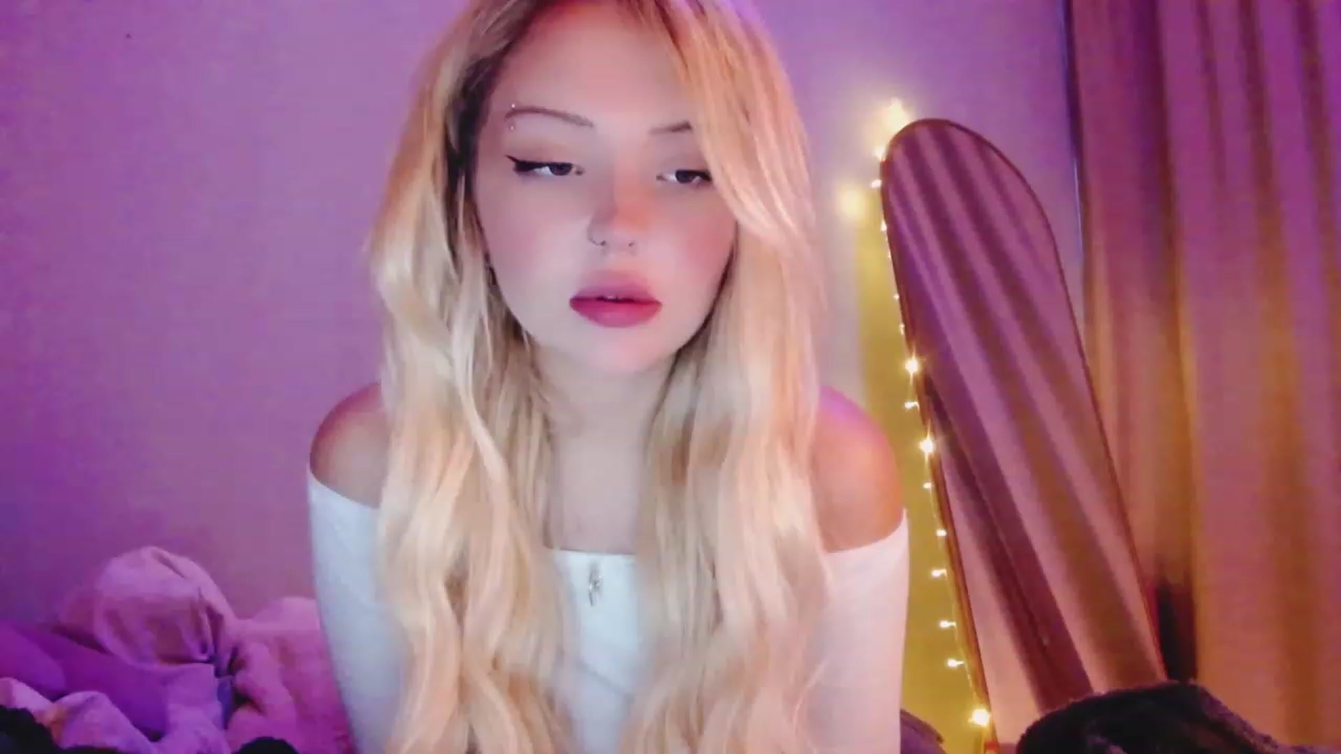 Gallery image thumbnail from Sk8Gurl420's myfreecams stream on, 04/10/2023, 15:53 image 3 of 20