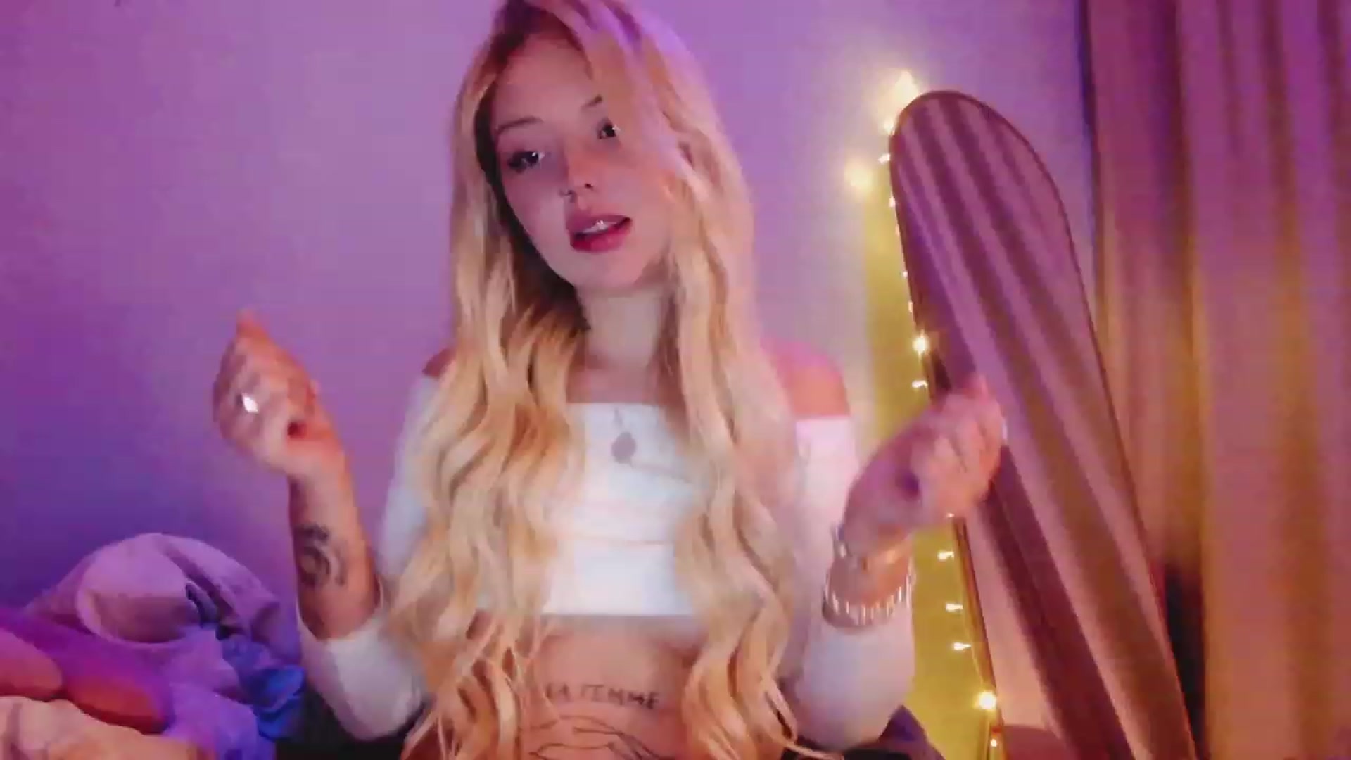 Gallery image thumbnail from Sk8Gurl420's myfreecams stream on, 04/10/2023, 15:53 image 20 of 20
