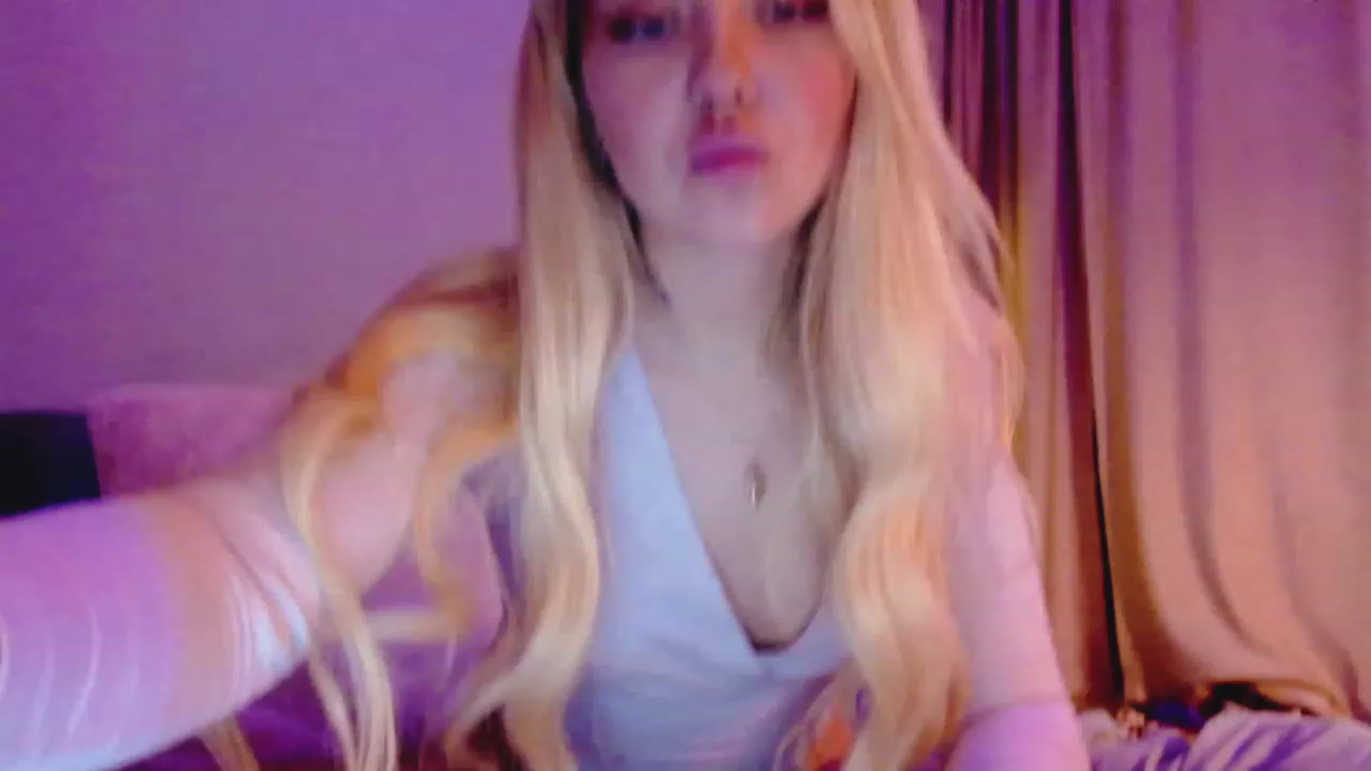 Gallery image thumbnail from Sk8Gurl420's myfreecams stream on, 04/17/2023, 20:25 image 13 of 20