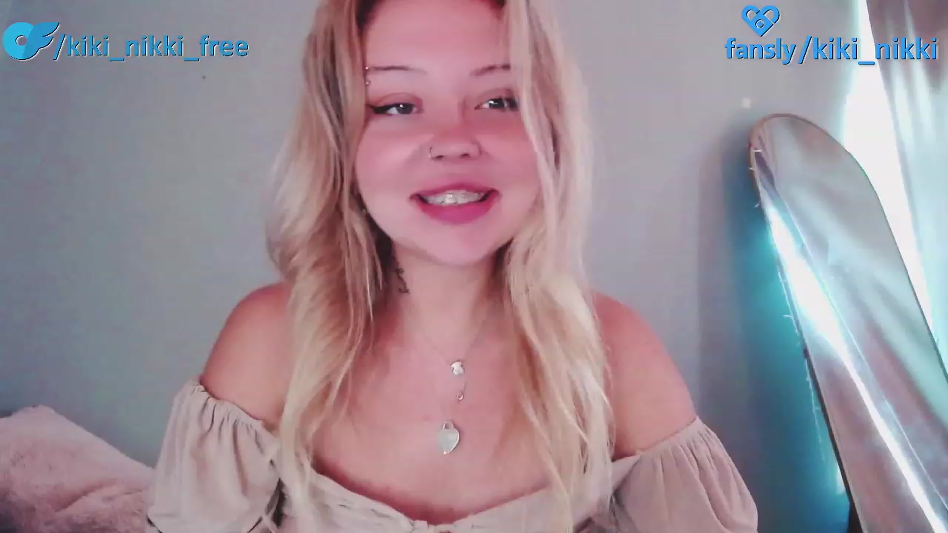 Gallery image thumbnail from Sk8Gurl420's myfreecams stream on, 06/25/2023, 15:24 image 8 of 20
