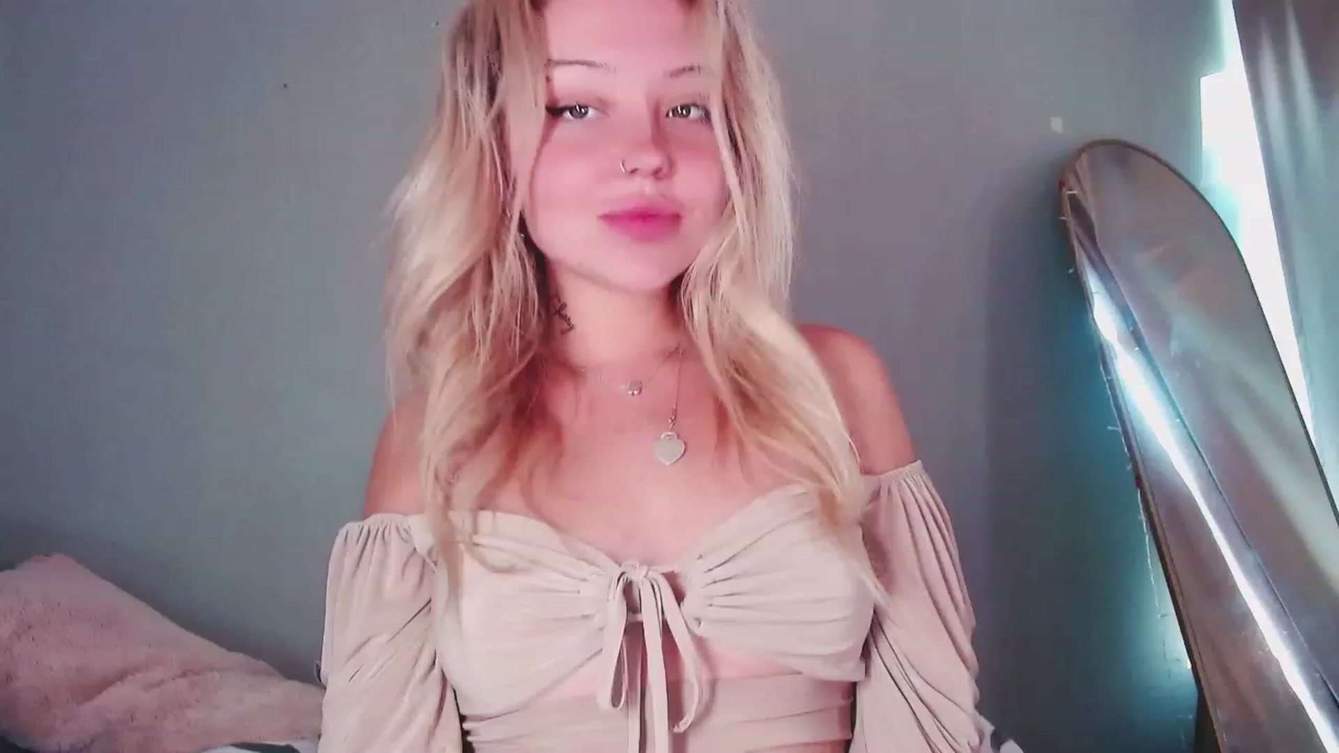 Gallery image thumbnail from Sk8Gurl420's myfreecams stream on, 06/25/2023, 15:24 image 20 of 20