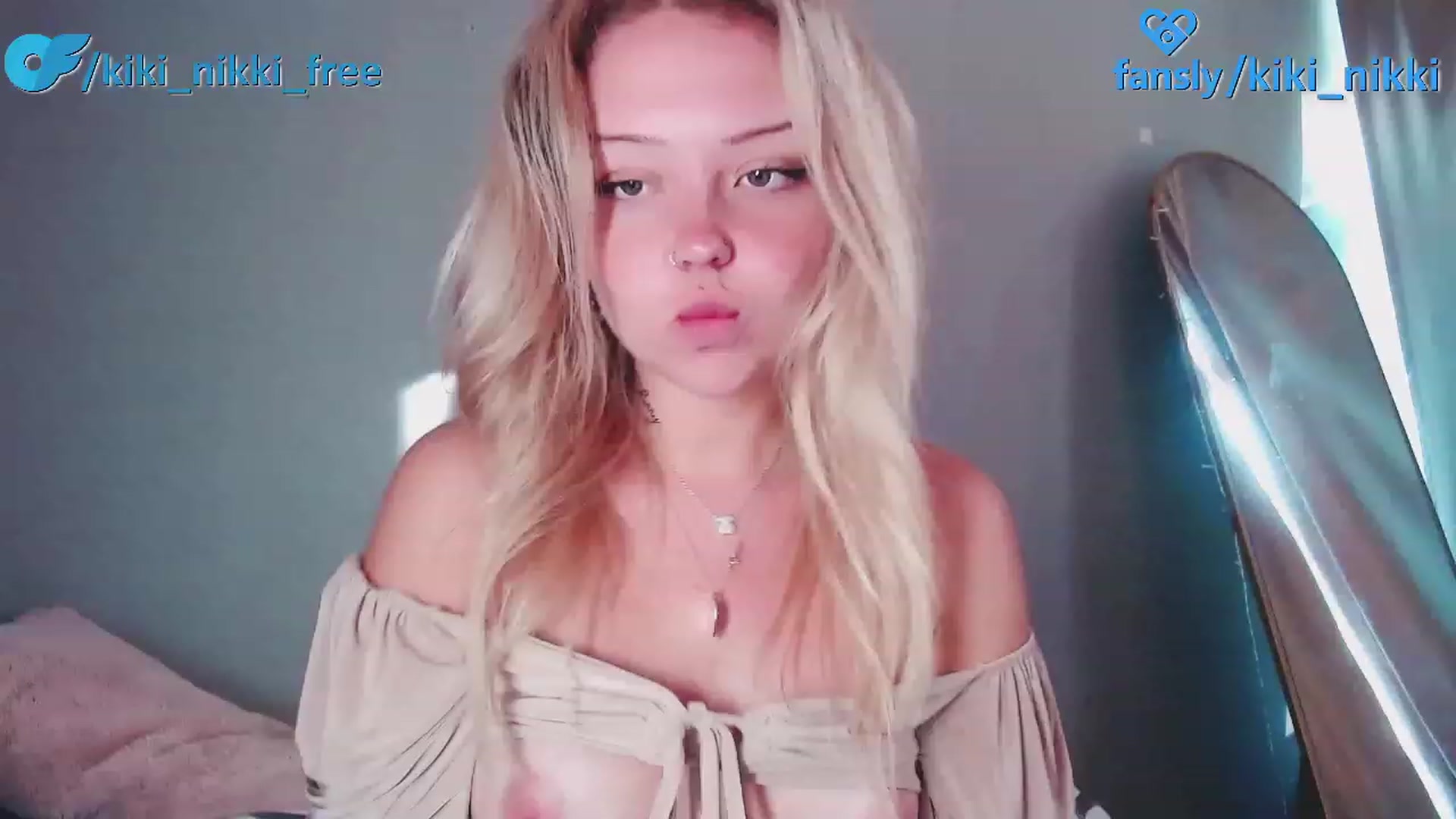 Gallery image thumbnail from Sk8Gurl420's myfreecams stream on, 06/25/2023, 15:24 image 11 of 20