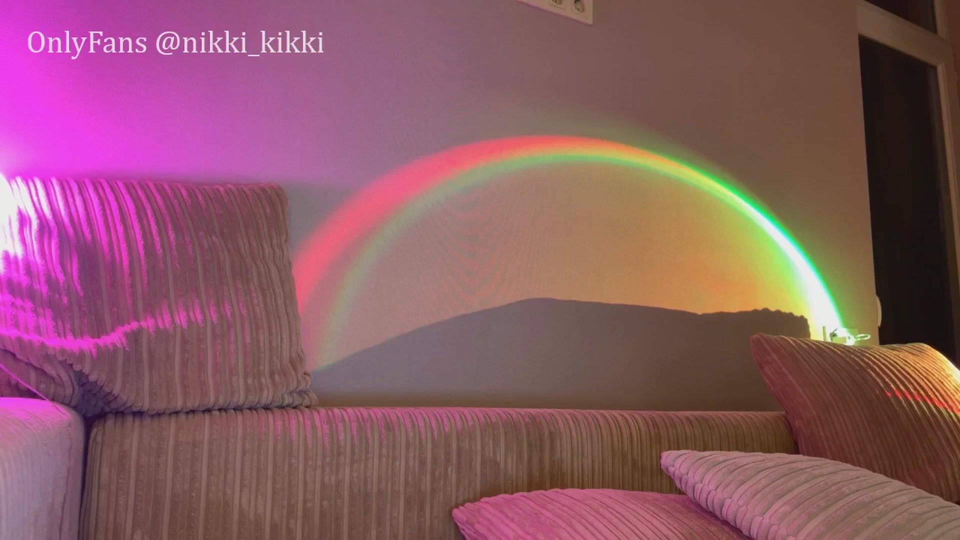 Gallery image thumbnail from Sk8Gurl420's myfreecams stream on, 04/06/2025, 18:20 image 6 of 20