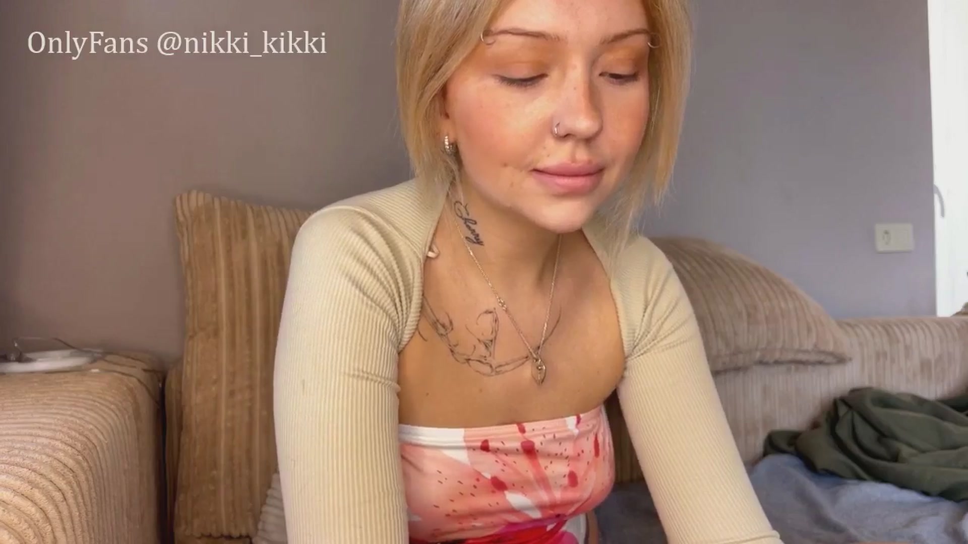 Gallery image thumbnail from Sk8Gurl420's myfreecams stream on, 04/20/2025, 14:08 image 13 of 20