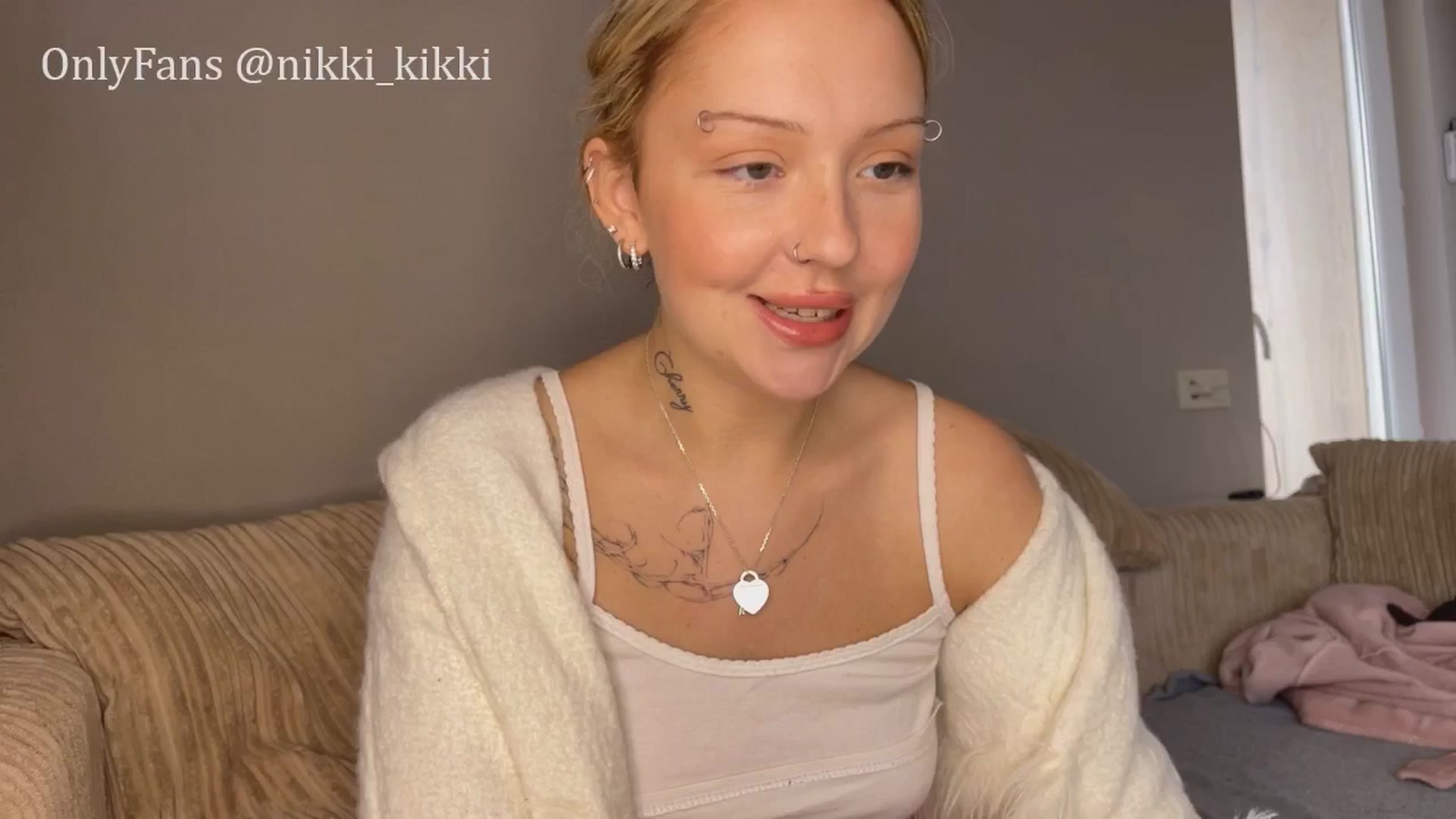 Gallery image thumbnail from Sk8Gurl420's myfreecams stream on, 04/21/2025, 14:10 image 1 of 20