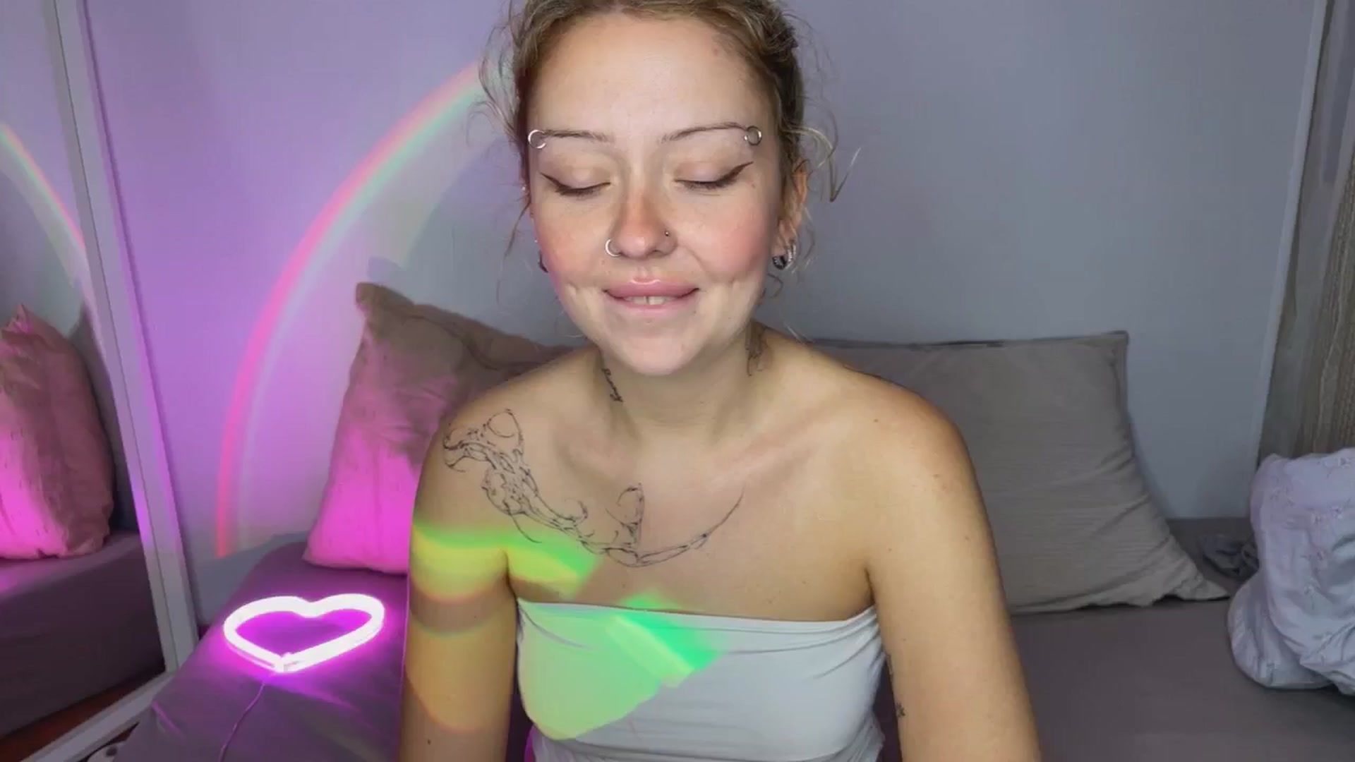 Gallery image thumbnail from Sk8Gurl420's myfreecams stream on, 05/04/2025, 17:47 image 15 of 20